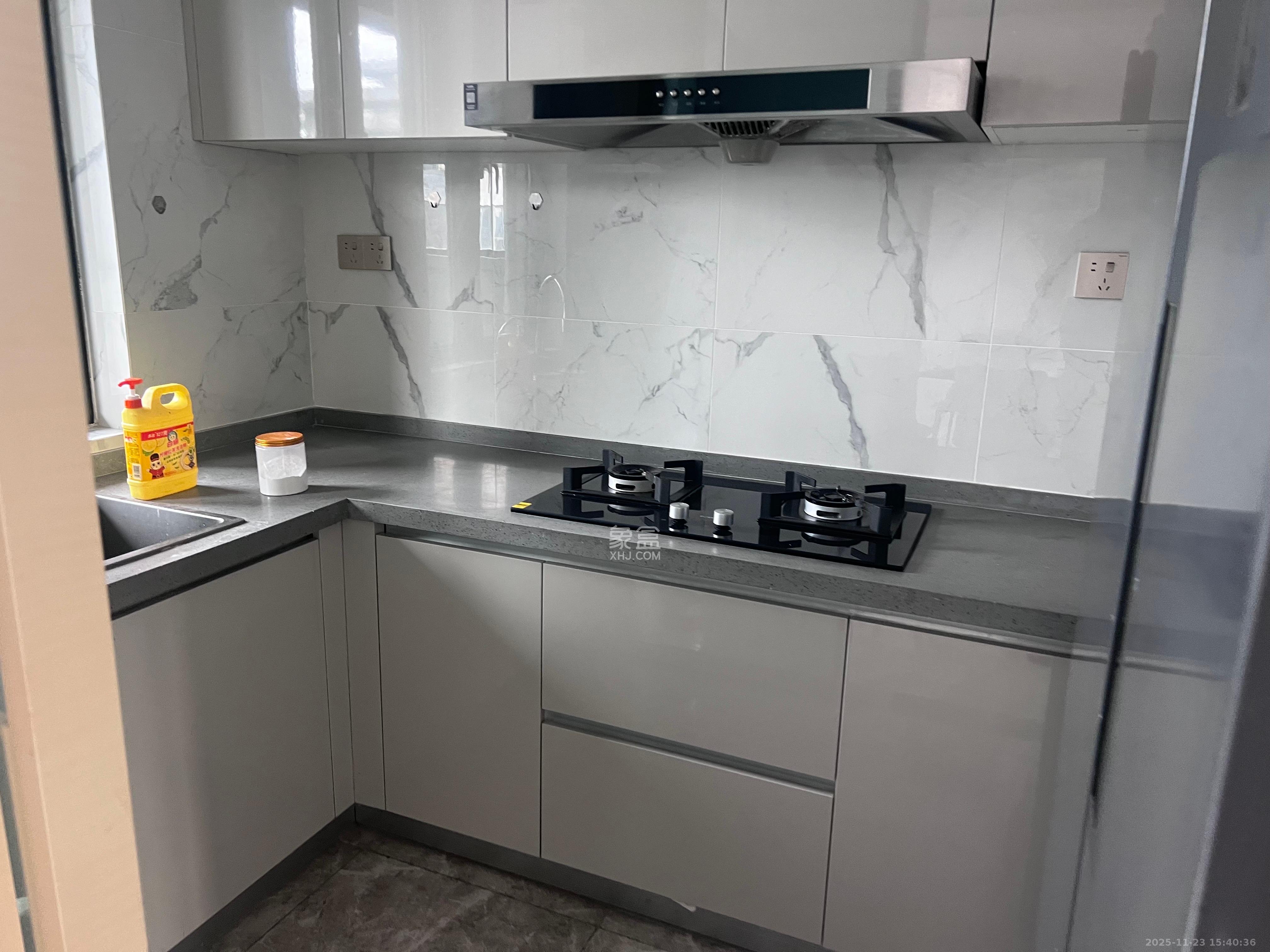 复地滨江金融中心  4室2厅2卫    5500.0元/月室内图