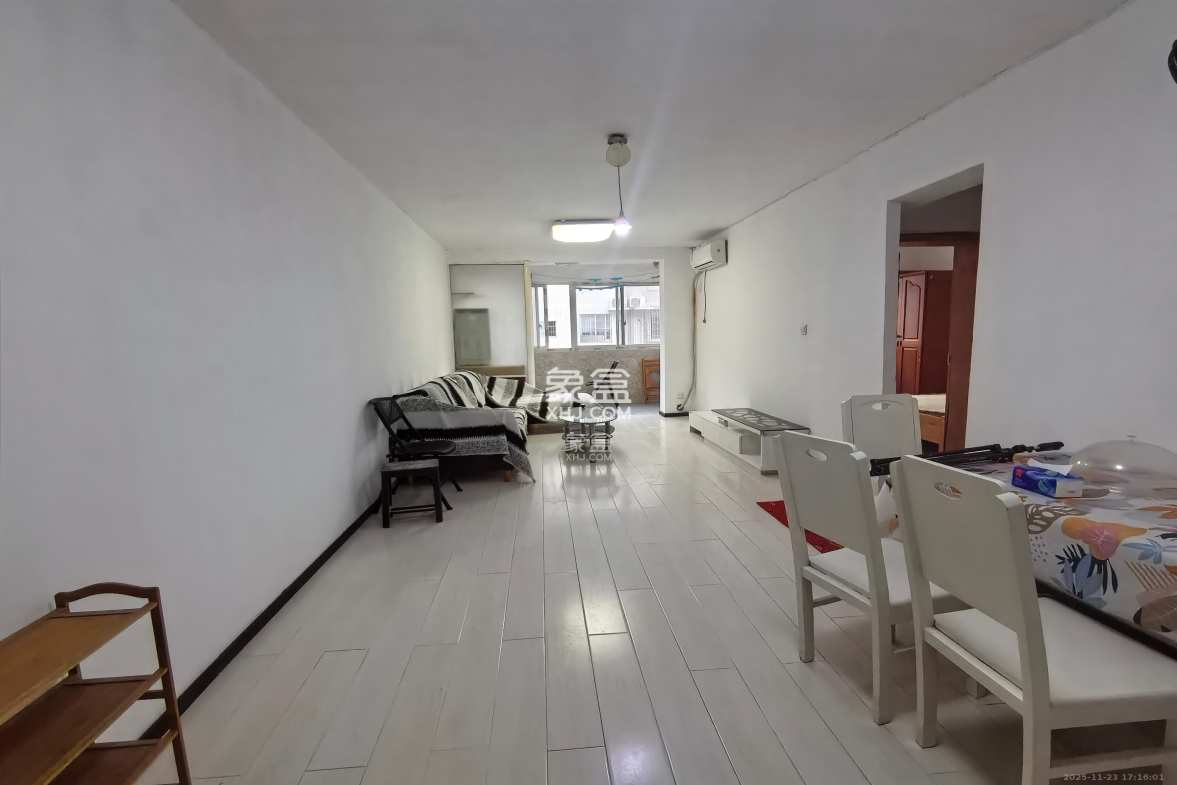 麓谷锦和园 2室2厅1卫 1600.0元/月 麓谷锦和园 2室2厅1卫 1600.0元/月室内图