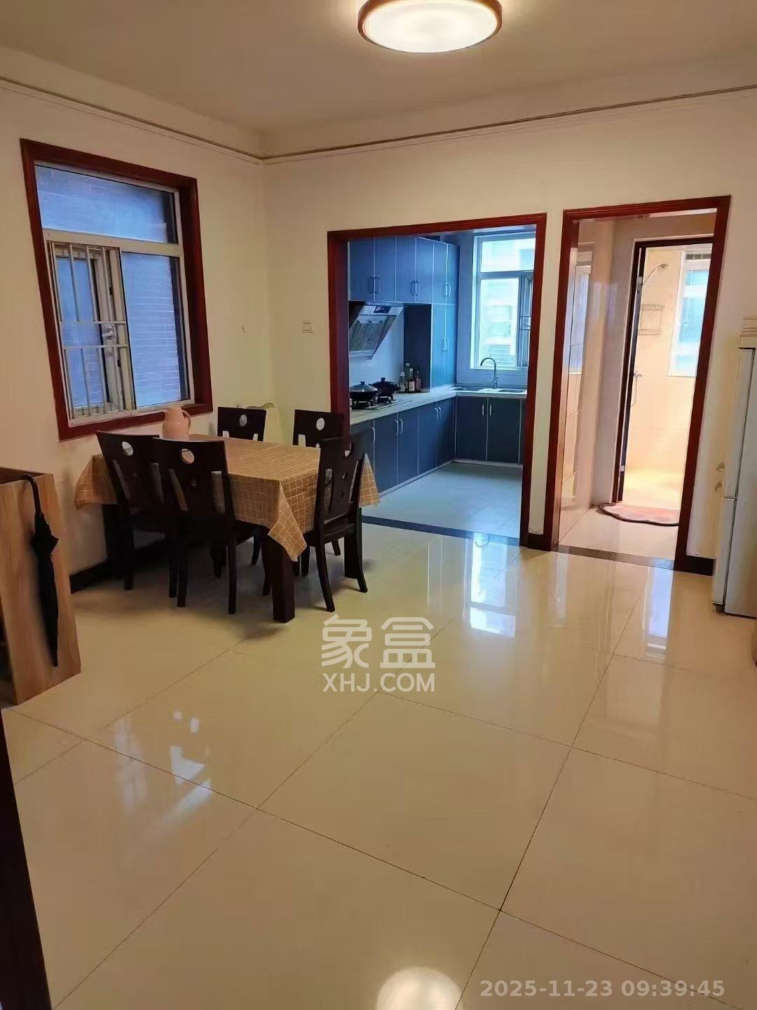 学府华庭  1室2厅1卫    2400.0元/月室内图