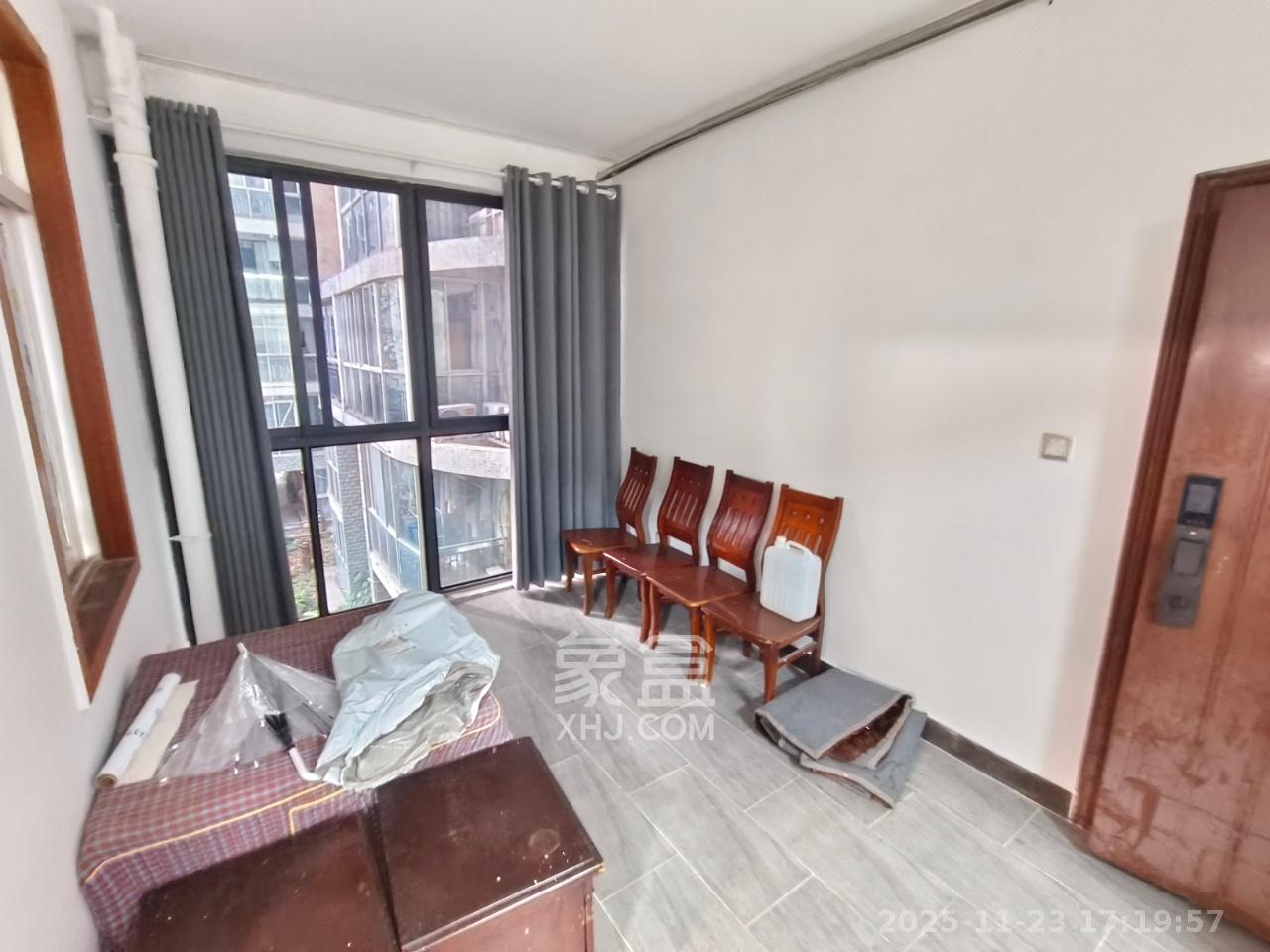 顺天黄金海岸  3室2厅2卫    2600.0元/月室内图