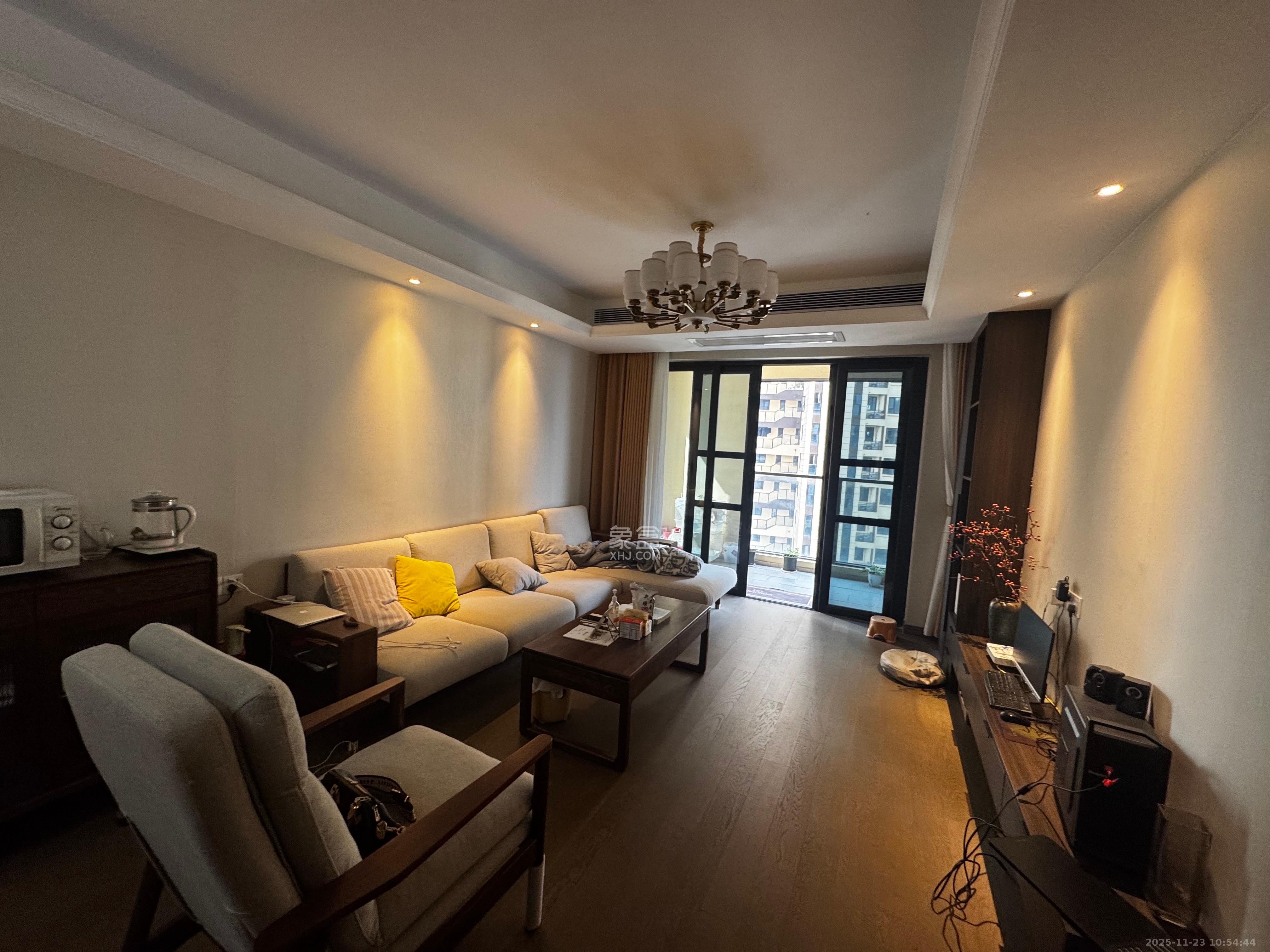 新力铂园（江山云著）  3室2厅2卫    4500.0元/月