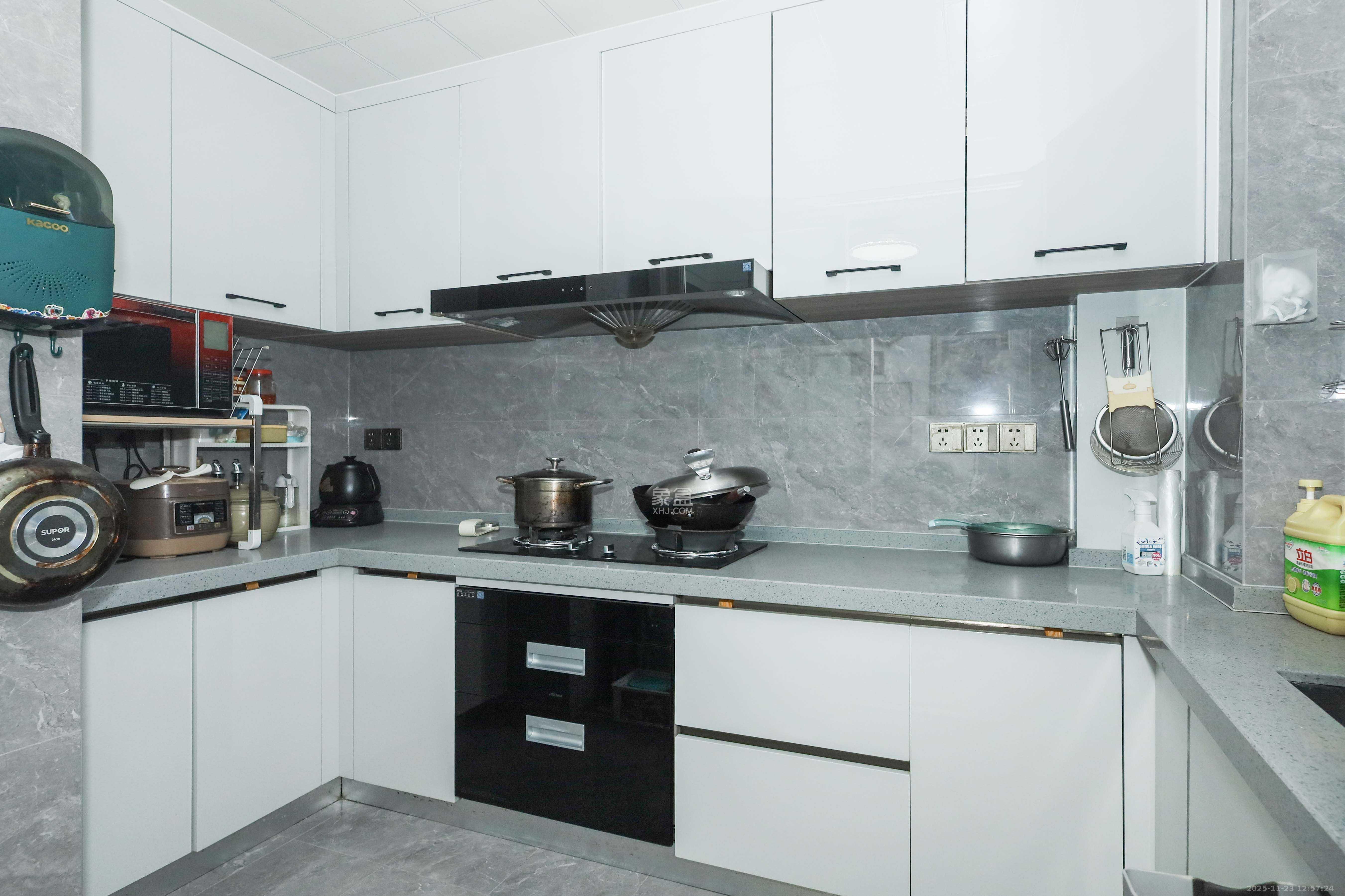 中国铁建梅溪青秀三期  4室2厅2卫    198.0万厨房