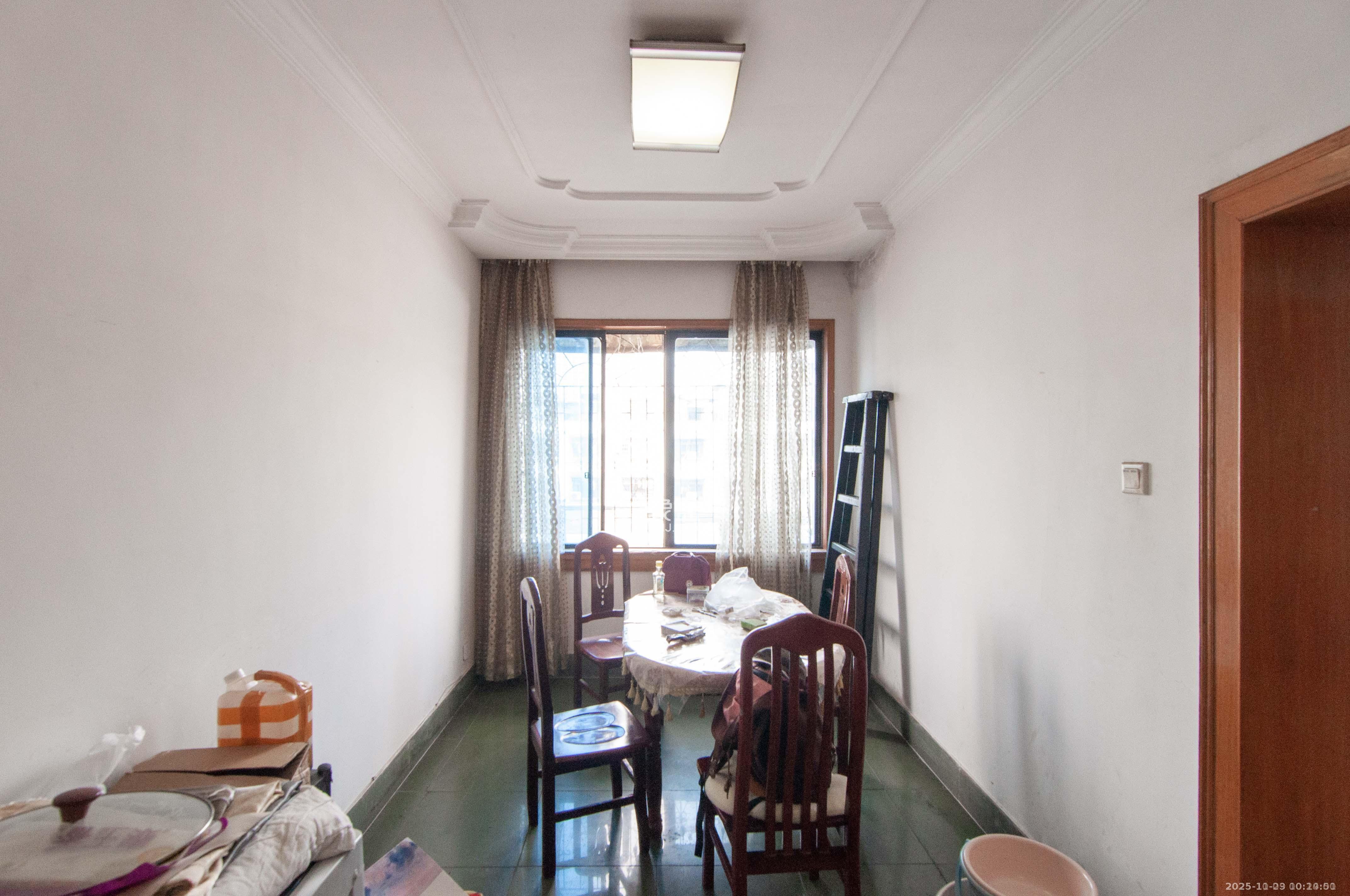 青山商贸住宅小区(天翼公寓) 1室0厅0卫 1100.0元/月 青山商贸住宅小区(天翼公寓) 1室0厅0卫 1100.0元/月室内图