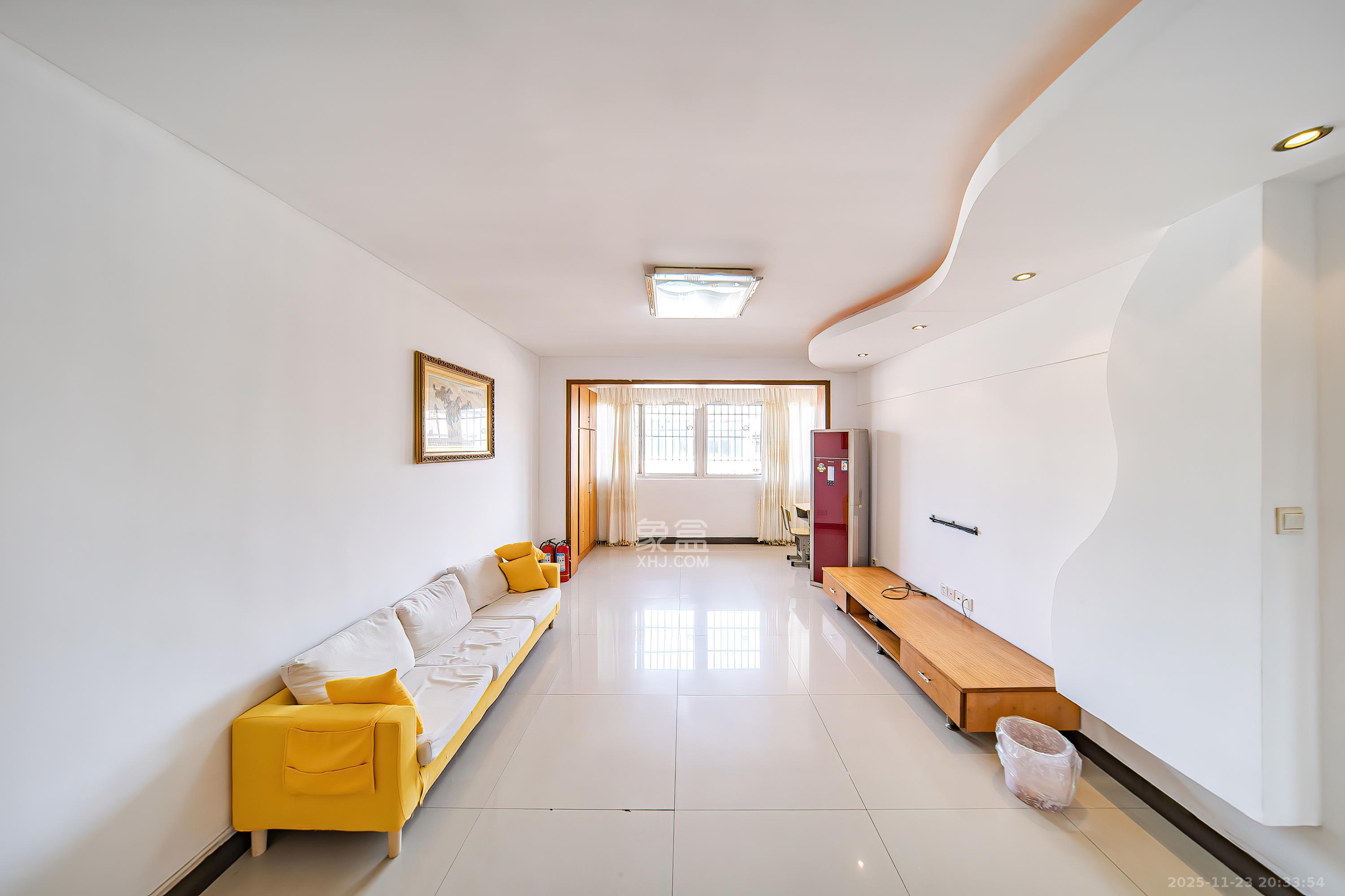 德雅苑 3室2厅2卫 81.2万 德雅苑 3室2厅2卫 81.2万客厅