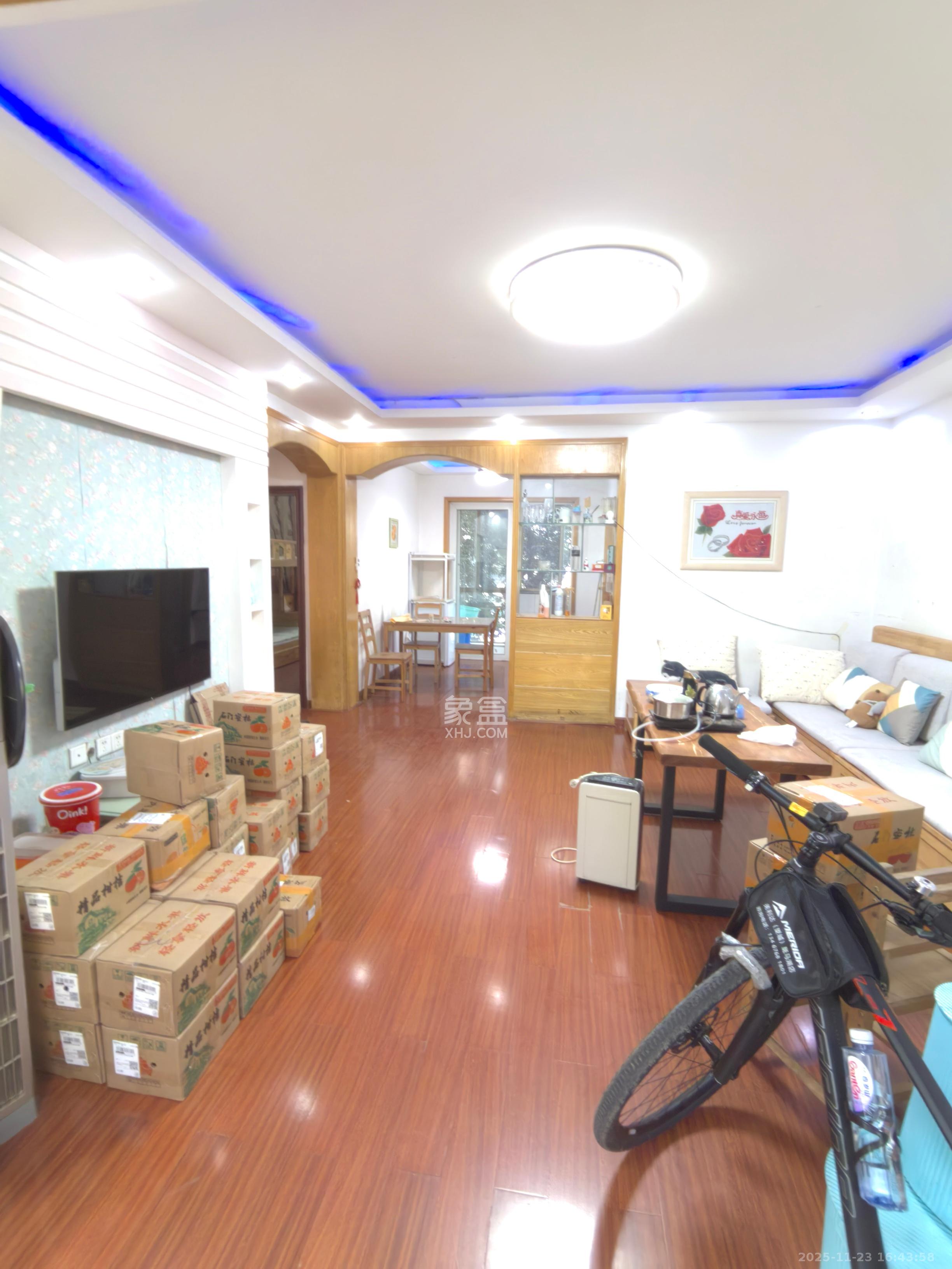 中新森林海  2室2厅1卫    1200.0元/月室内图