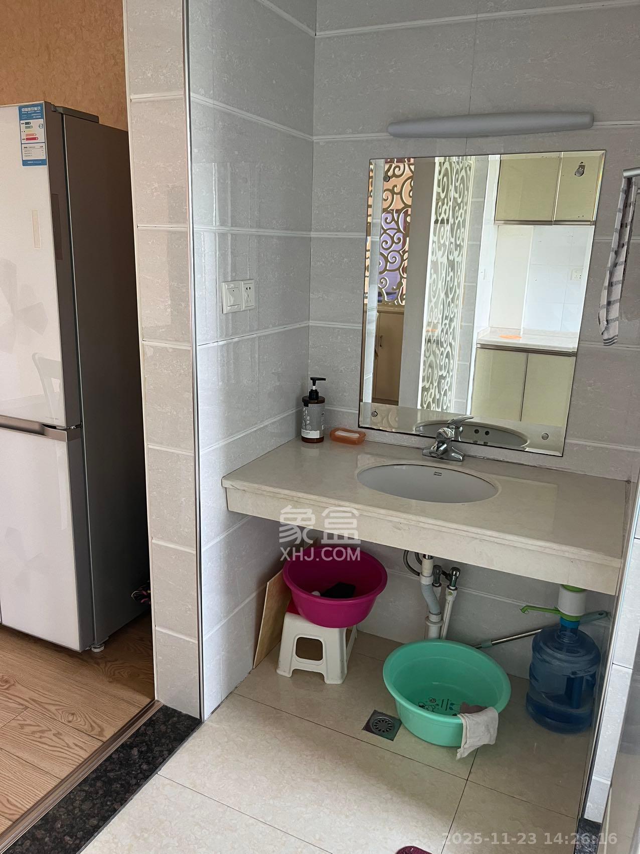 科大佳园北苑  4室2厅2卫    3000.0元/月室内图