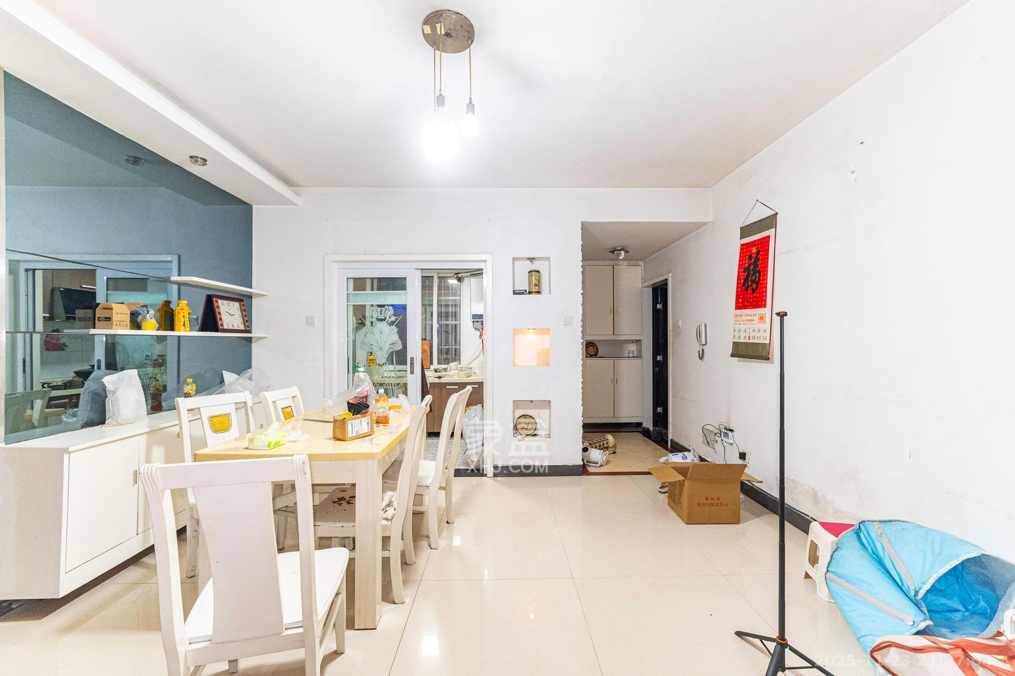 方略学府佳境  3室2厅2卫    54.0万客厅