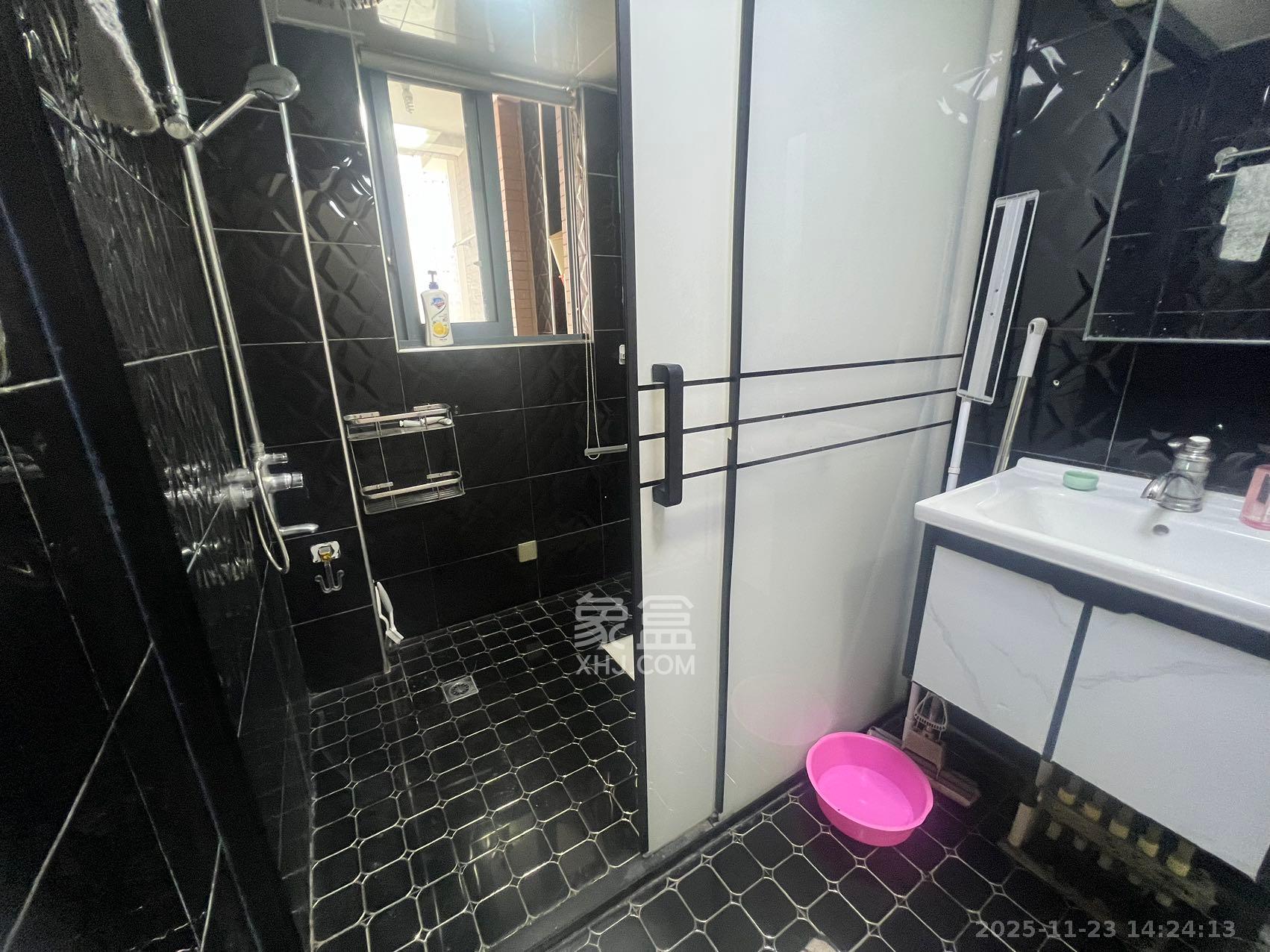 湘江北尚  3室2厅2卫    3500.0元/月室内图