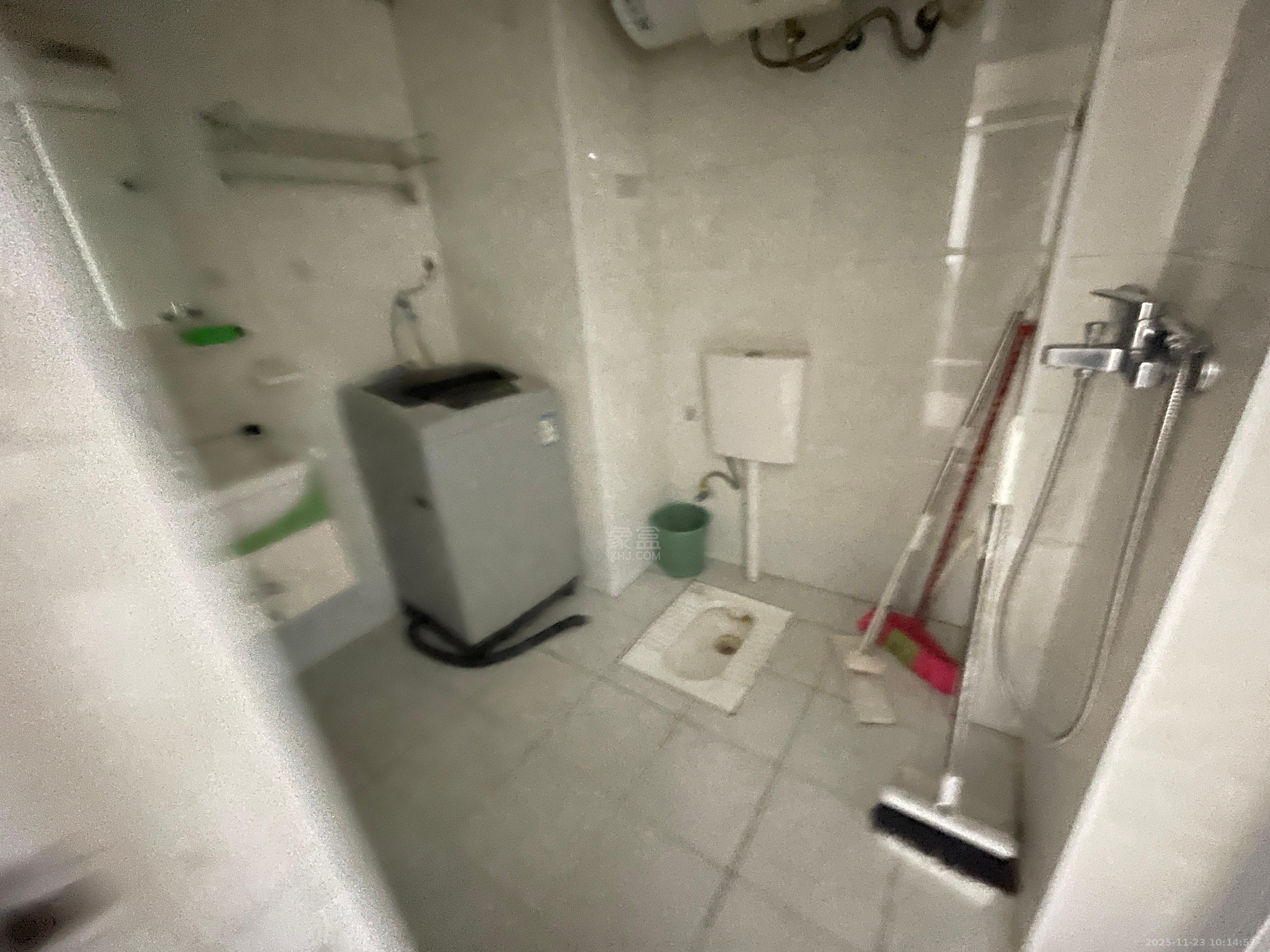 美的城三期  1室1厅1卫    1100.0元/月室内图