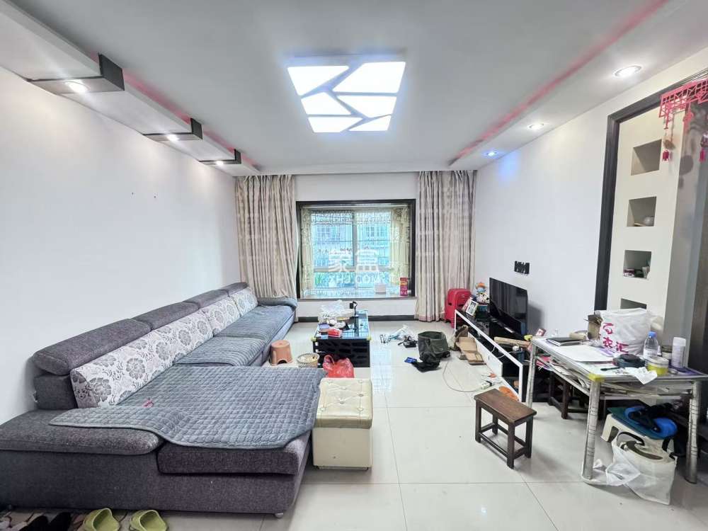 交警小区  3室2厅2卫    42.0万