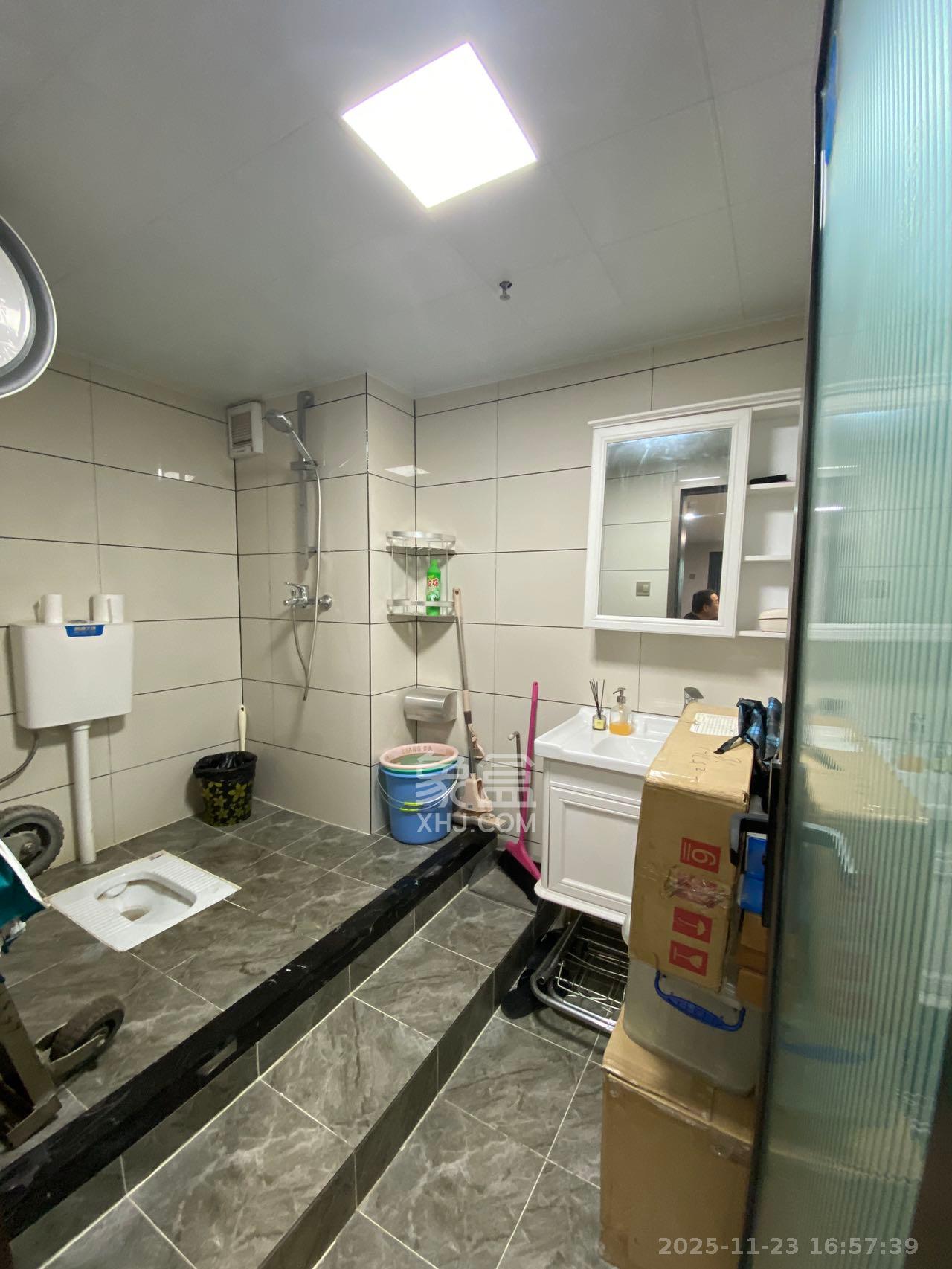 东盈商业广场（华泉城市广场）  2室2厅1卫    2800.0元/月室内图