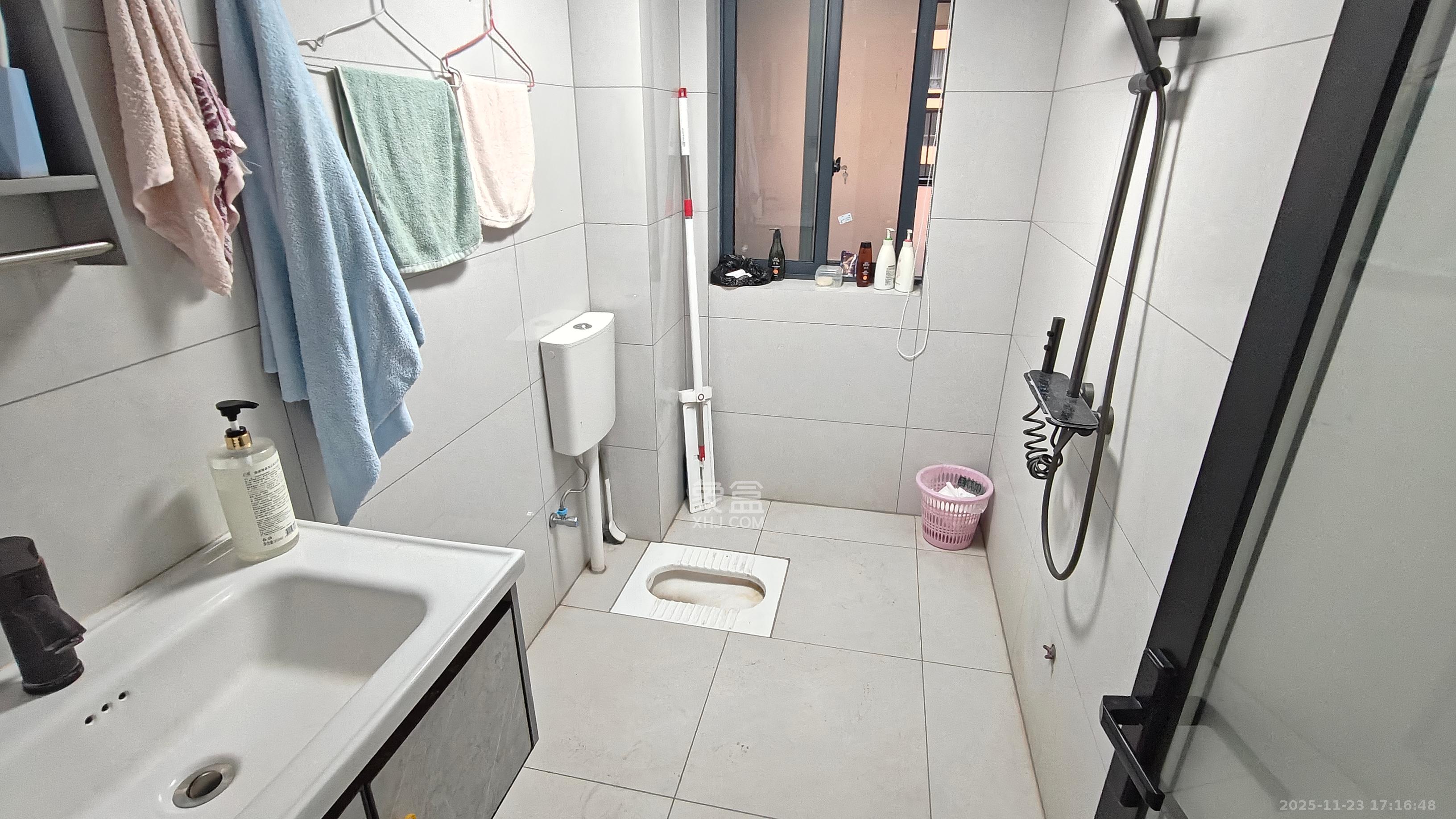 莲馨苑 3室1厅1卫 2700.0元/月 莲馨苑 3室1厅1卫 2700.0元/月室内图