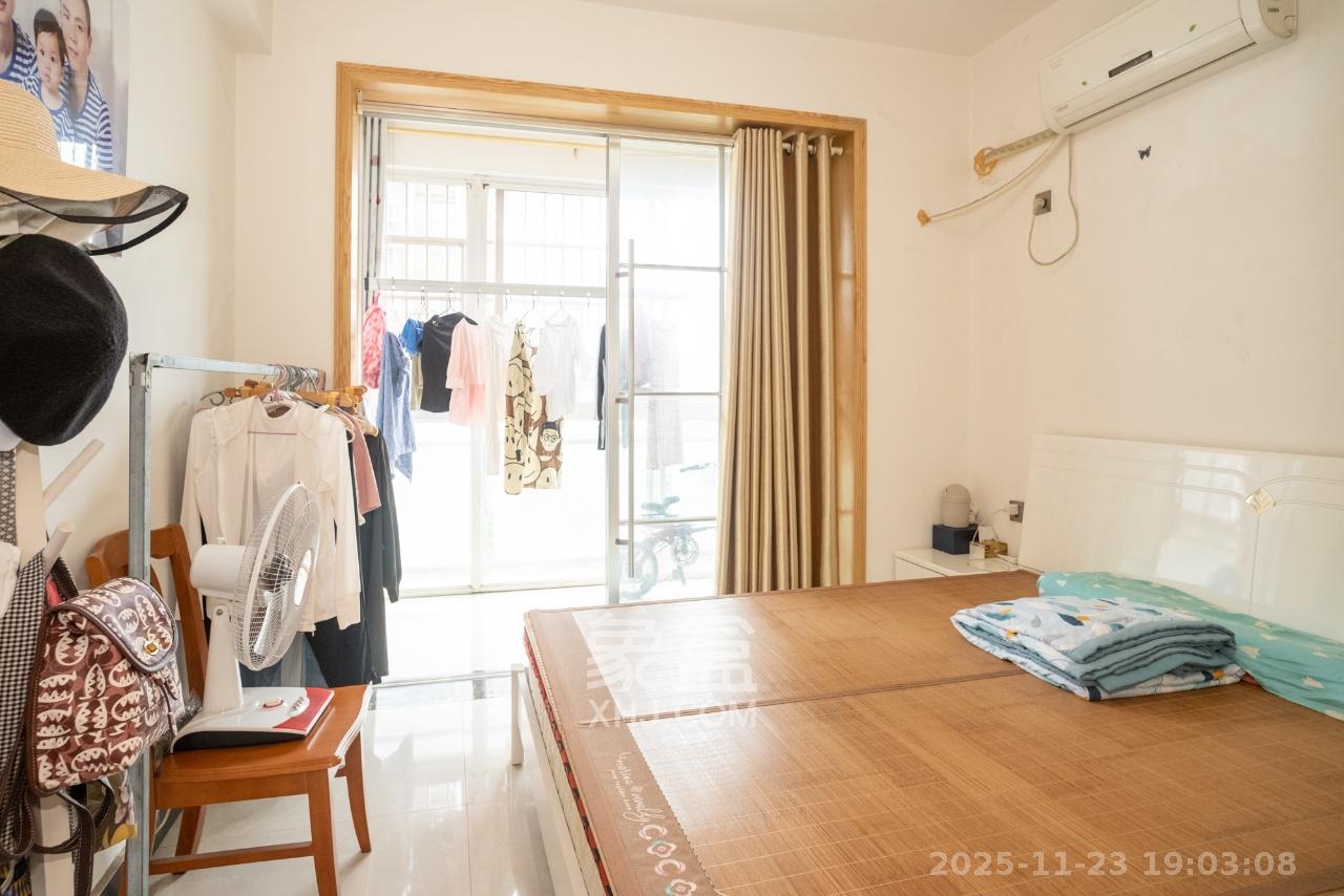 山水湾  2室2厅1卫    1780.0元/月室内图