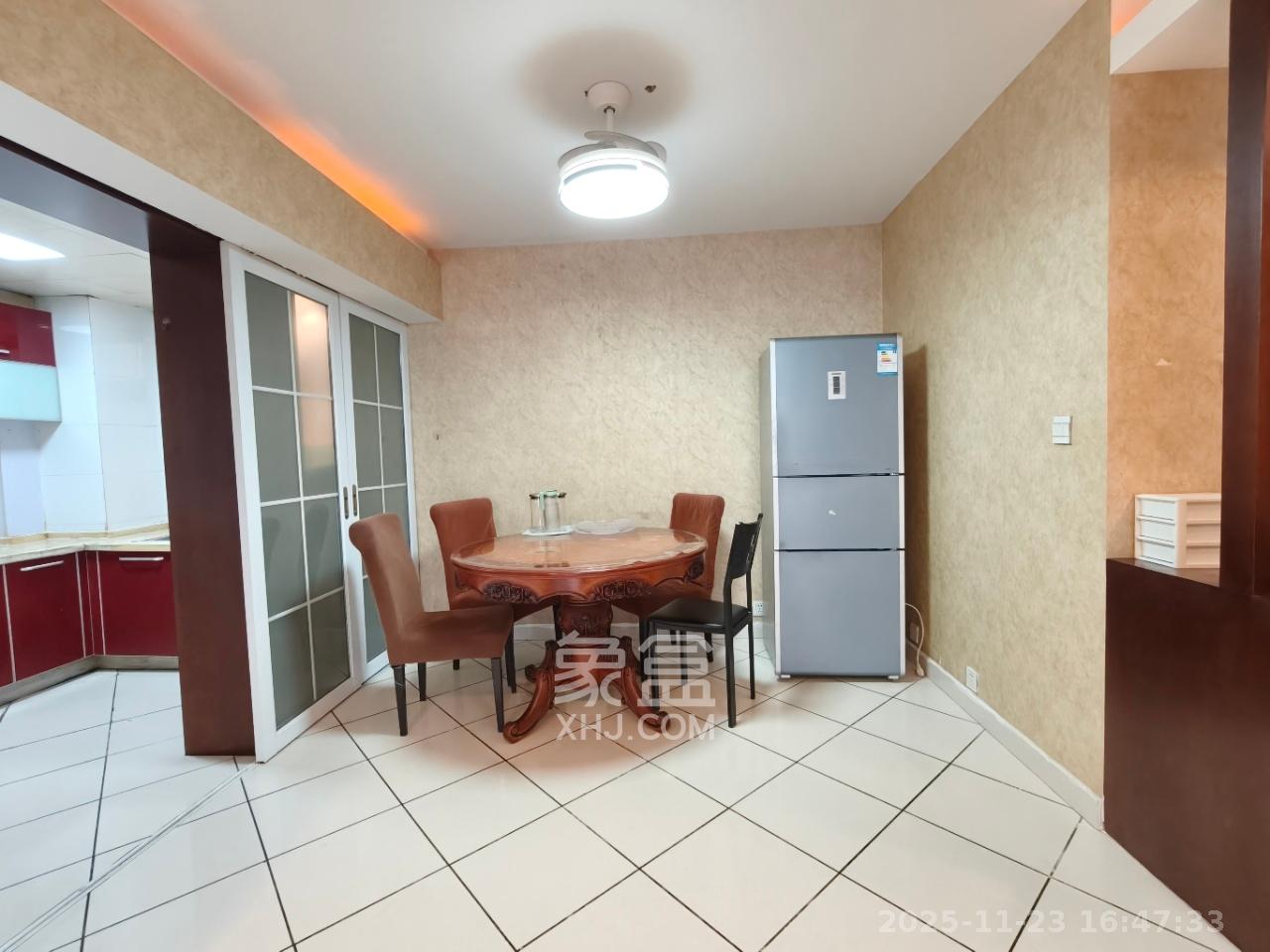 浏阳河畔家园  3室2厅2卫    2500.0元/月室内图