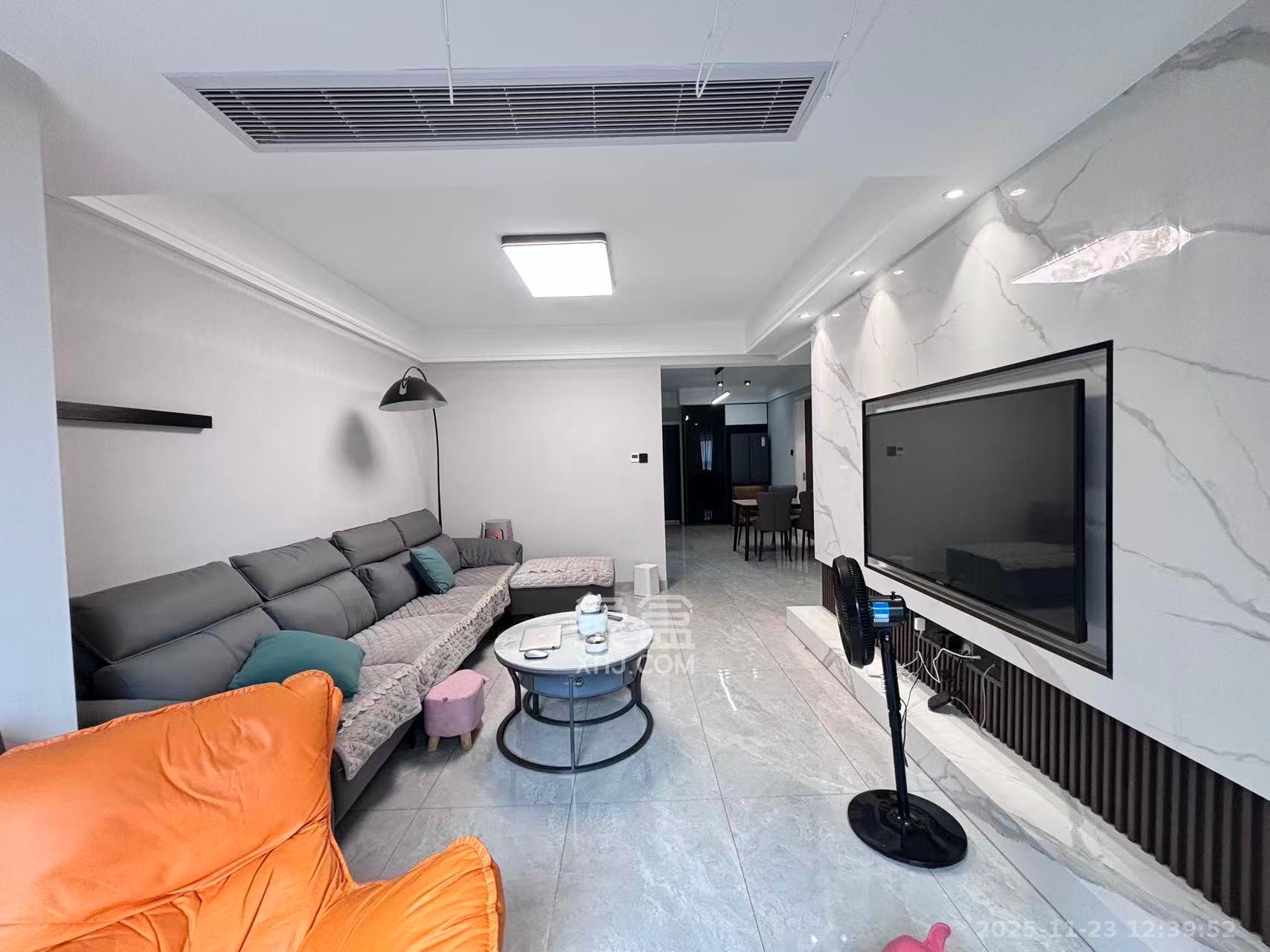 华城城市广场 3室2厅1卫 1800.0元/月 华城城市广场 3室2厅1卫 1800.0元/月室内图