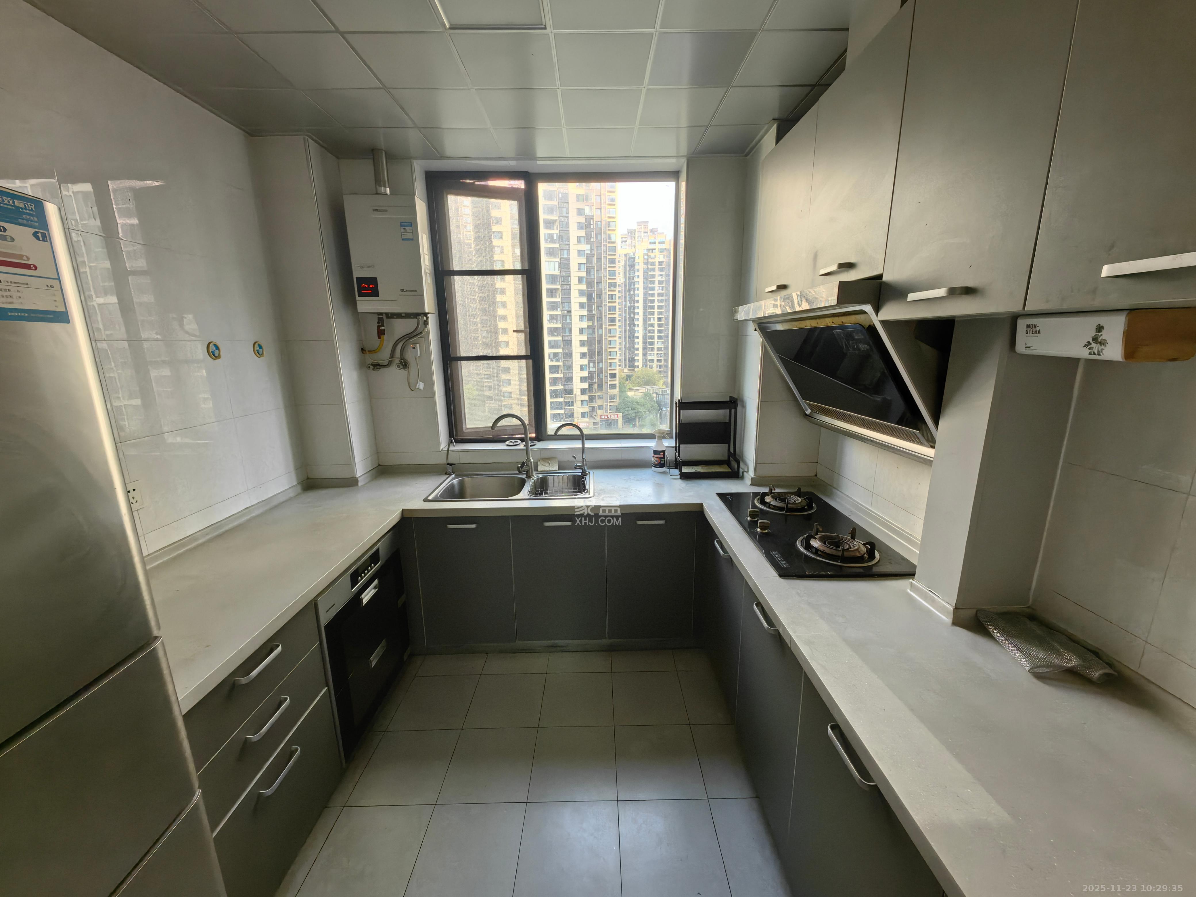 新城新世界一二三期 3室2厅1卫 2800.0元/月 新城新世界一二三期 3室2厅1卫 2800.0元/月室内图