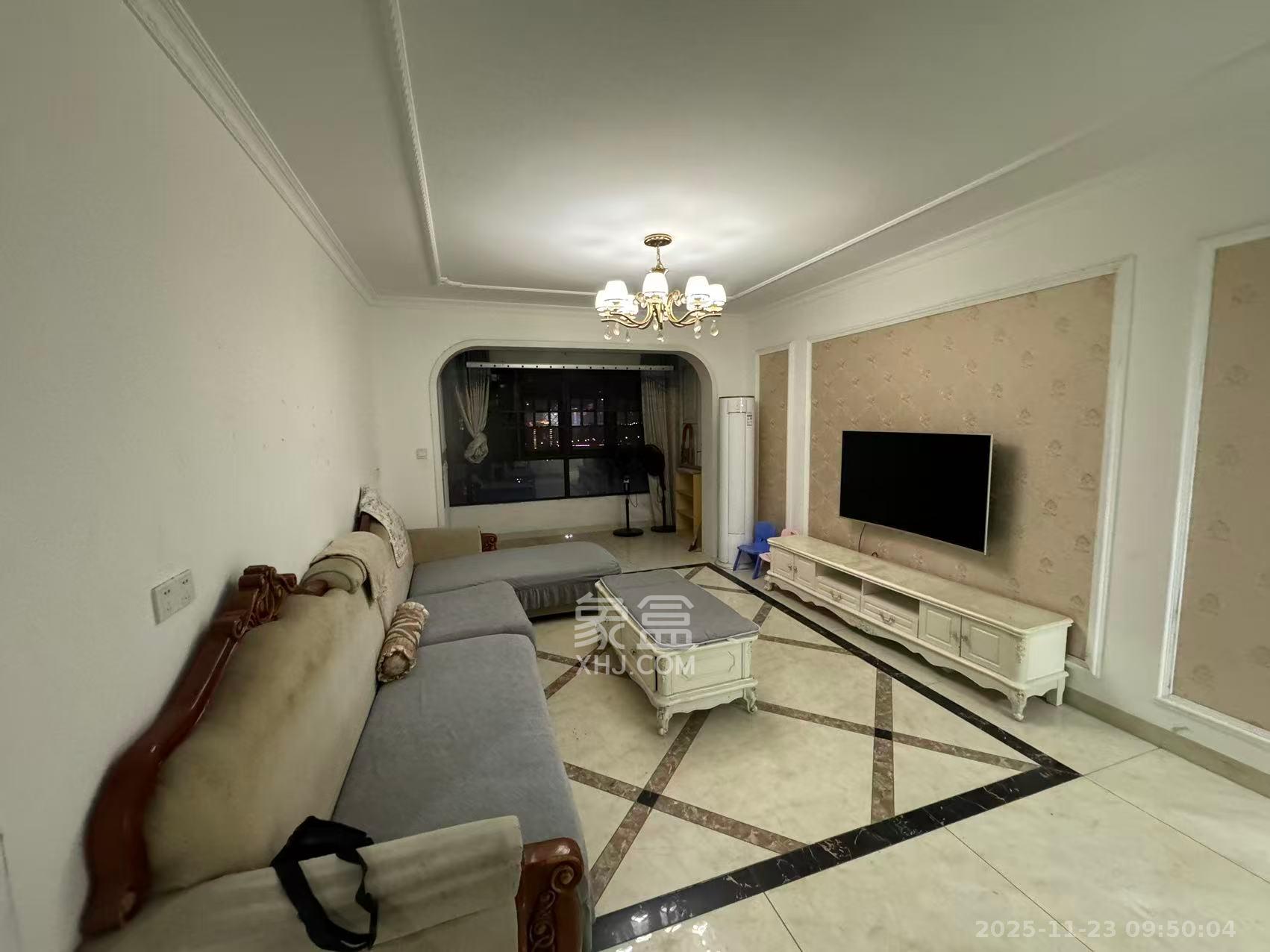 山语城三期  3室2厅2卫    2200.0元/月