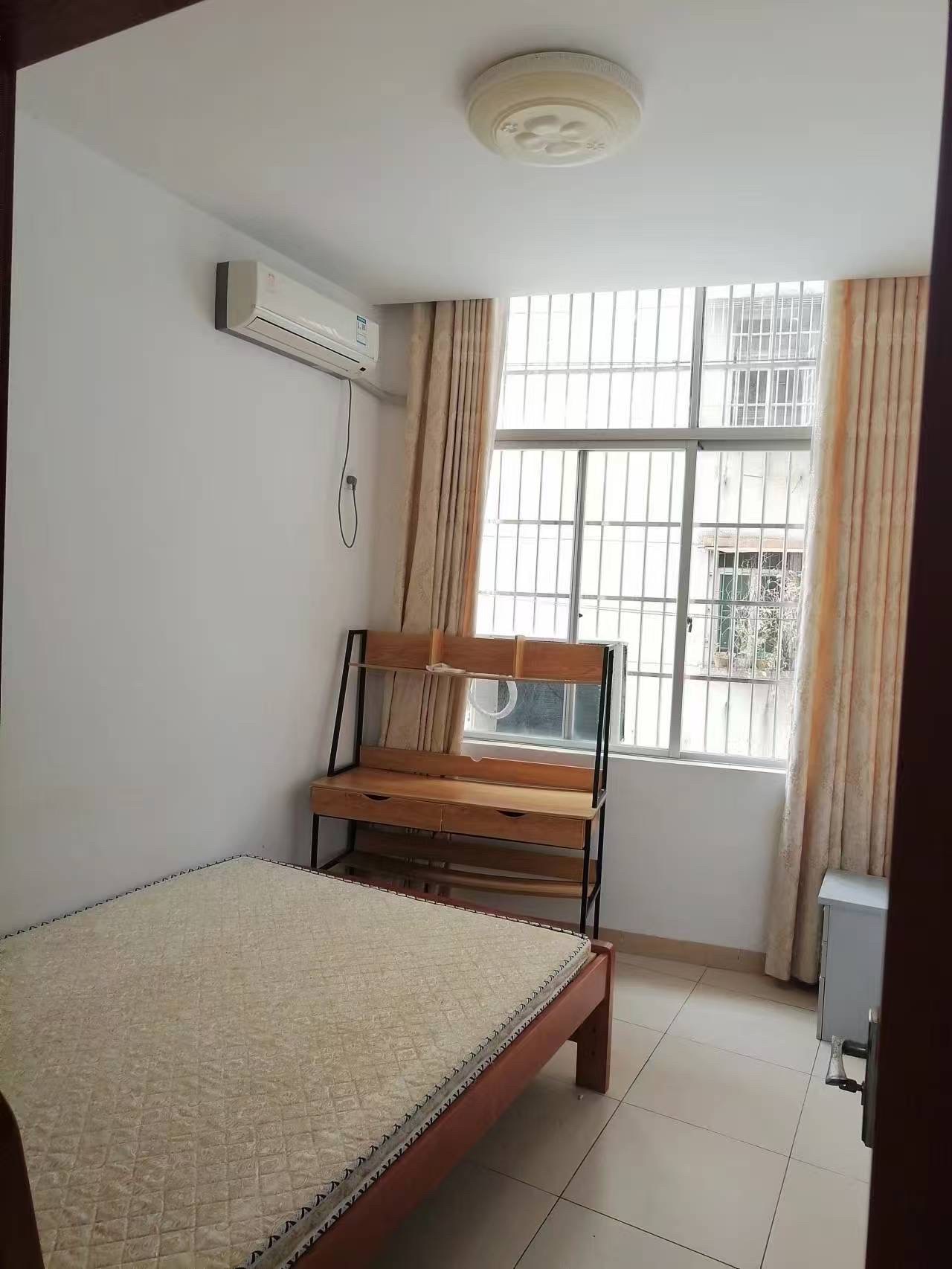 鸿禧广场 1室0厅0卫 1800.0元/月 鸿禧广场 1室0厅0卫 1800.0元/月室内图