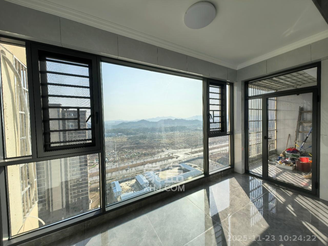 桥头家园二期（桥头家苑二期）  4室2厅2卫    2400.0元/月室内图