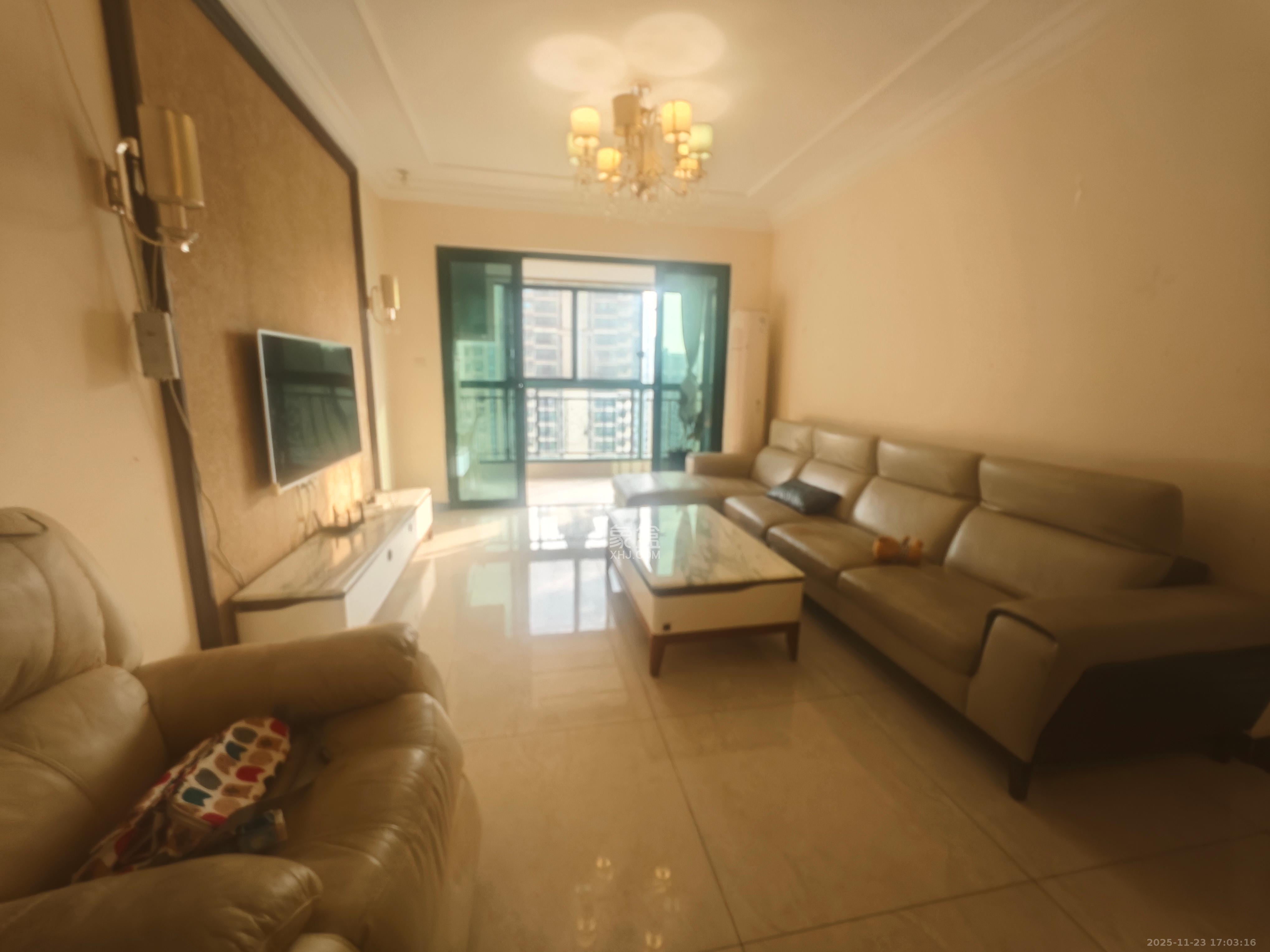 恒大翡翠华庭  3室2厅1卫    2100.0元/月