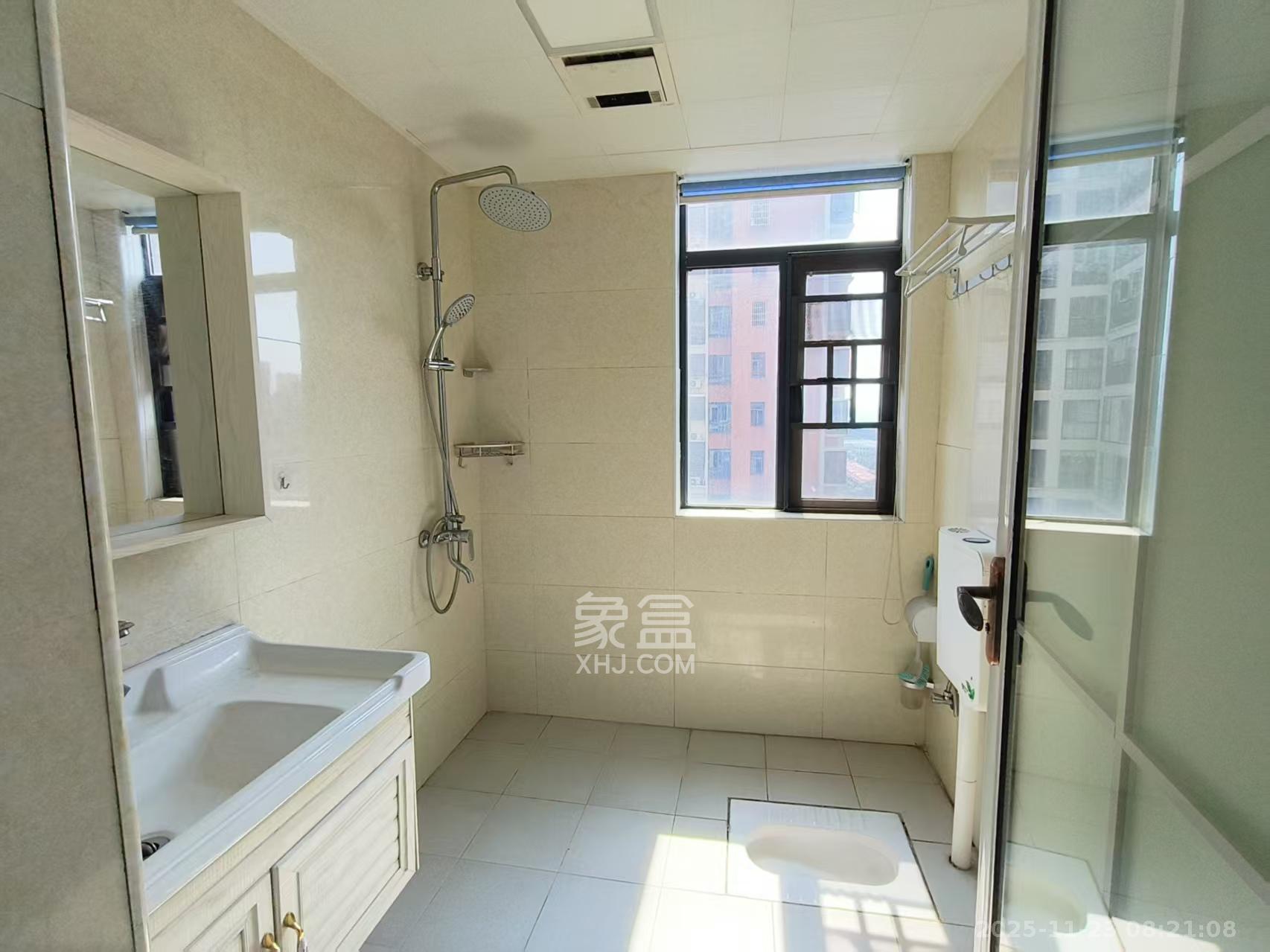 恒生碧水龙庭 3室2厅2卫 1900.0元/月 恒生碧水龙庭 3室2厅2卫 1900.0元/月室内图