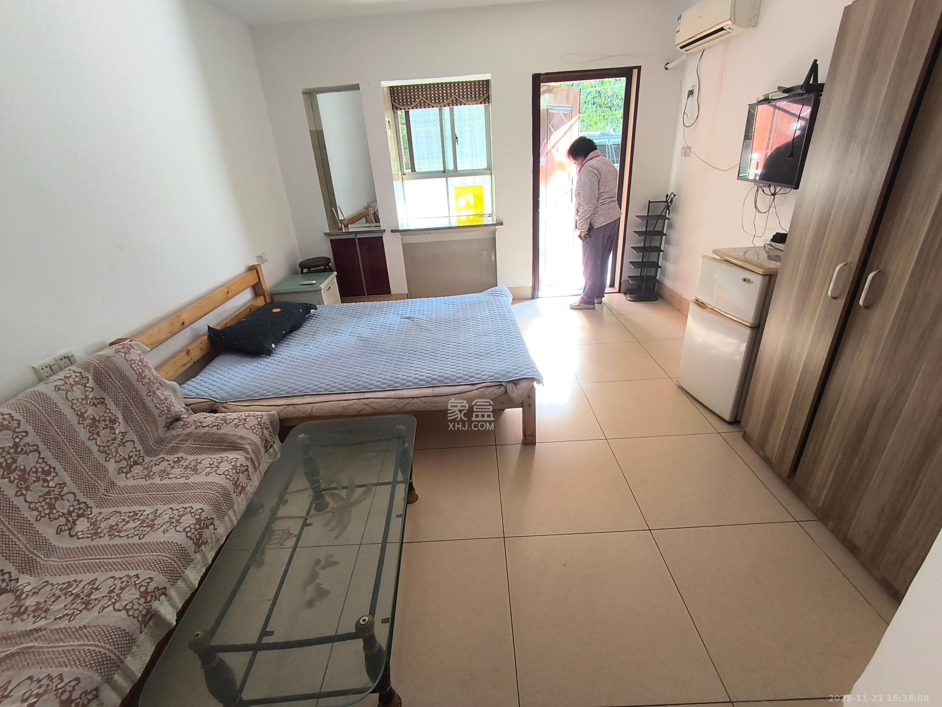 锦绣华庭  1室0厅0卫    700.0元/月