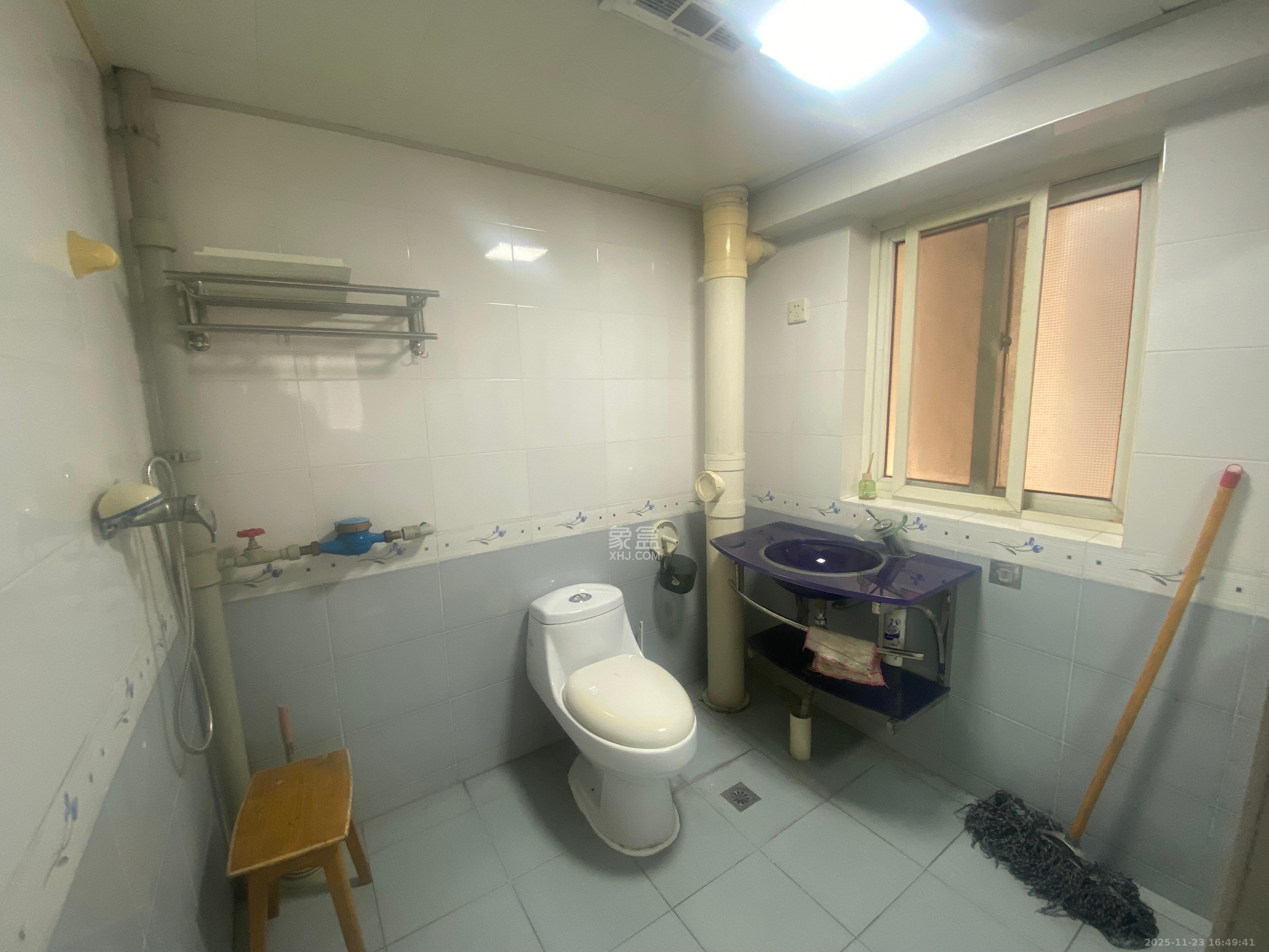 在水一方  1室1厅1卫    3900.0元/月室内图