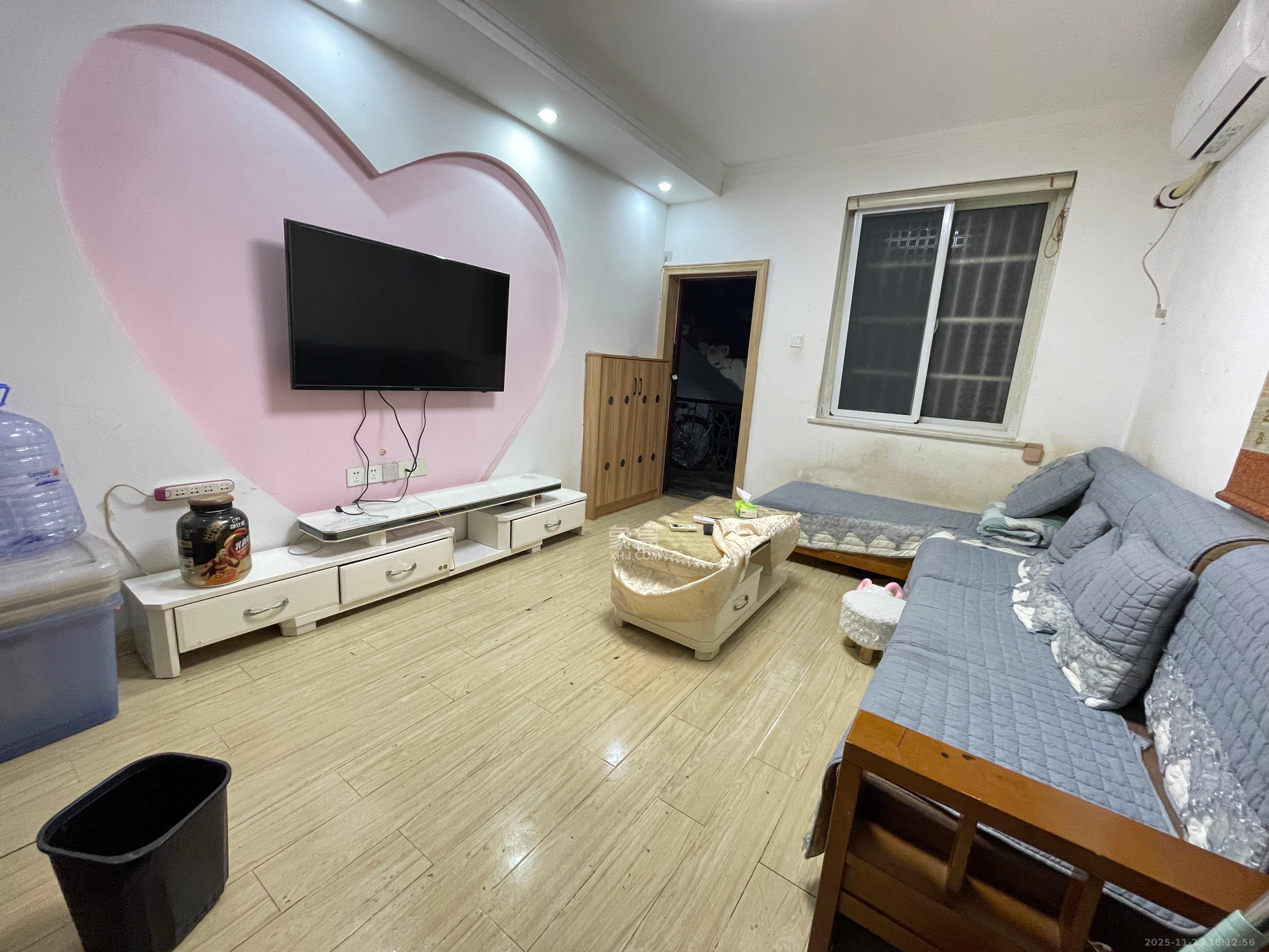 牛婆塘社区 2室2厅1卫 1600.0元/月 牛婆塘社区 2室2厅1卫 1600.0元/月室内图