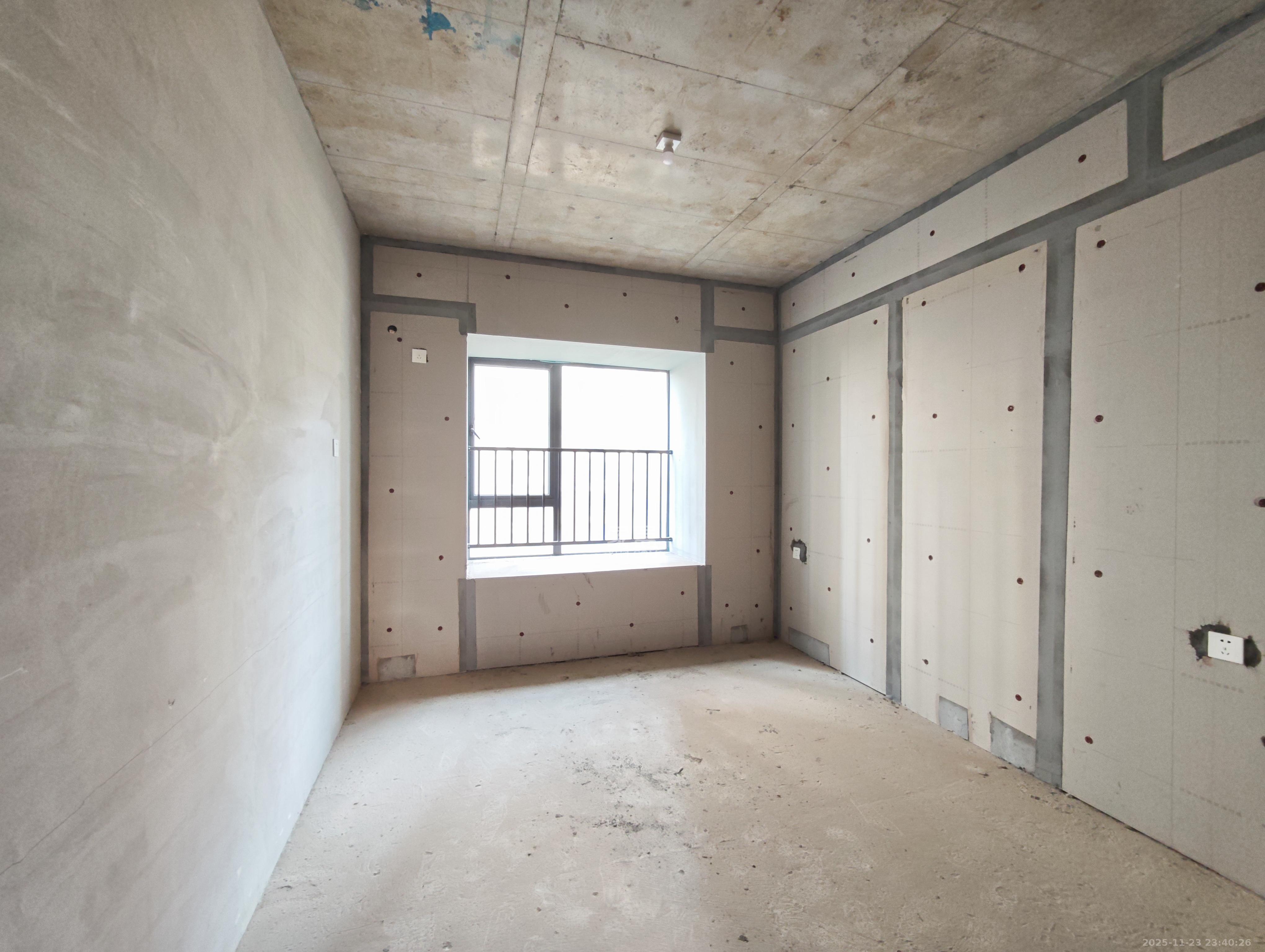 伊景园滨河苑  3室2厅2卫    70.0万卧室