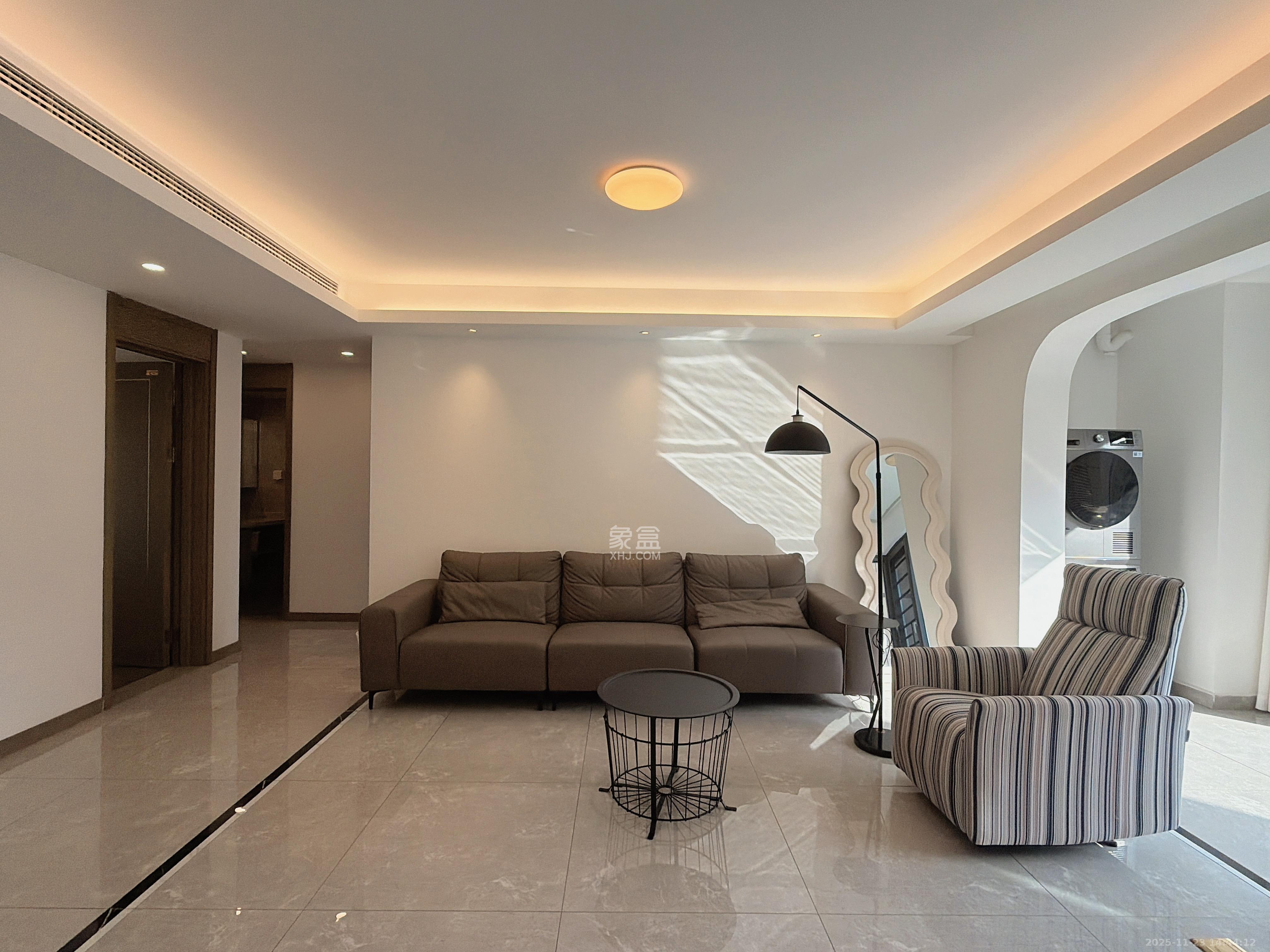 龙湖铂金中心(龙湖春江郦城) 3室2厅2卫 5500.0元/月 龙湖铂金中心(龙湖春江郦城) 3室2厅2卫 5500.0元/月室内图