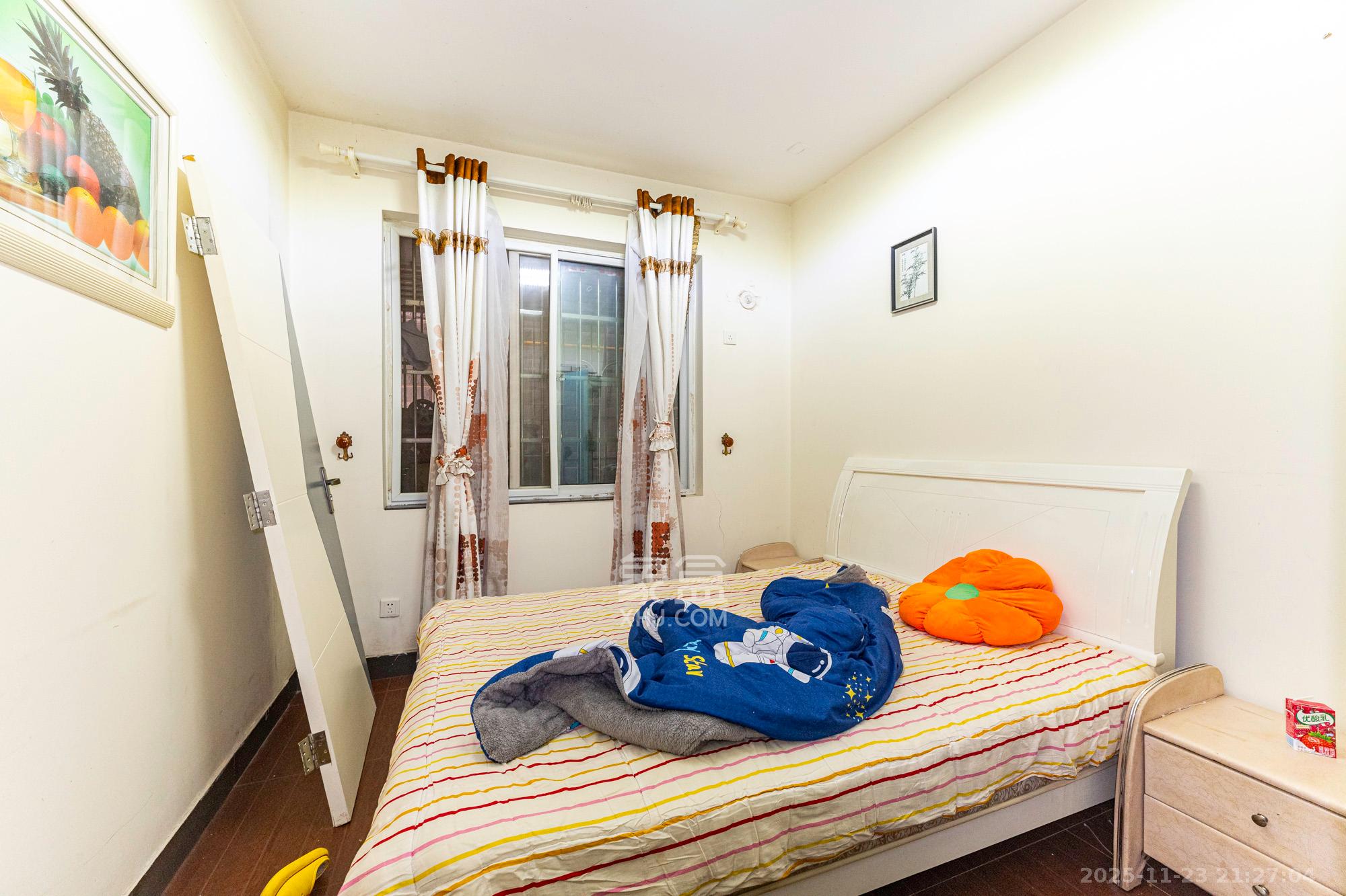 方略学府佳境  3室2厅2卫    54.0万卧室