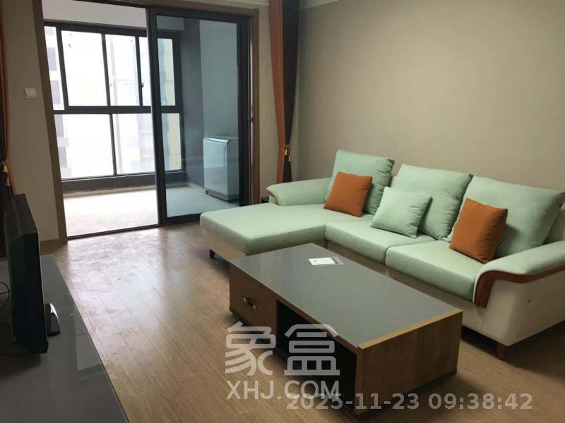 麓谷小镇  3室2厅1卫    2400.0元/月