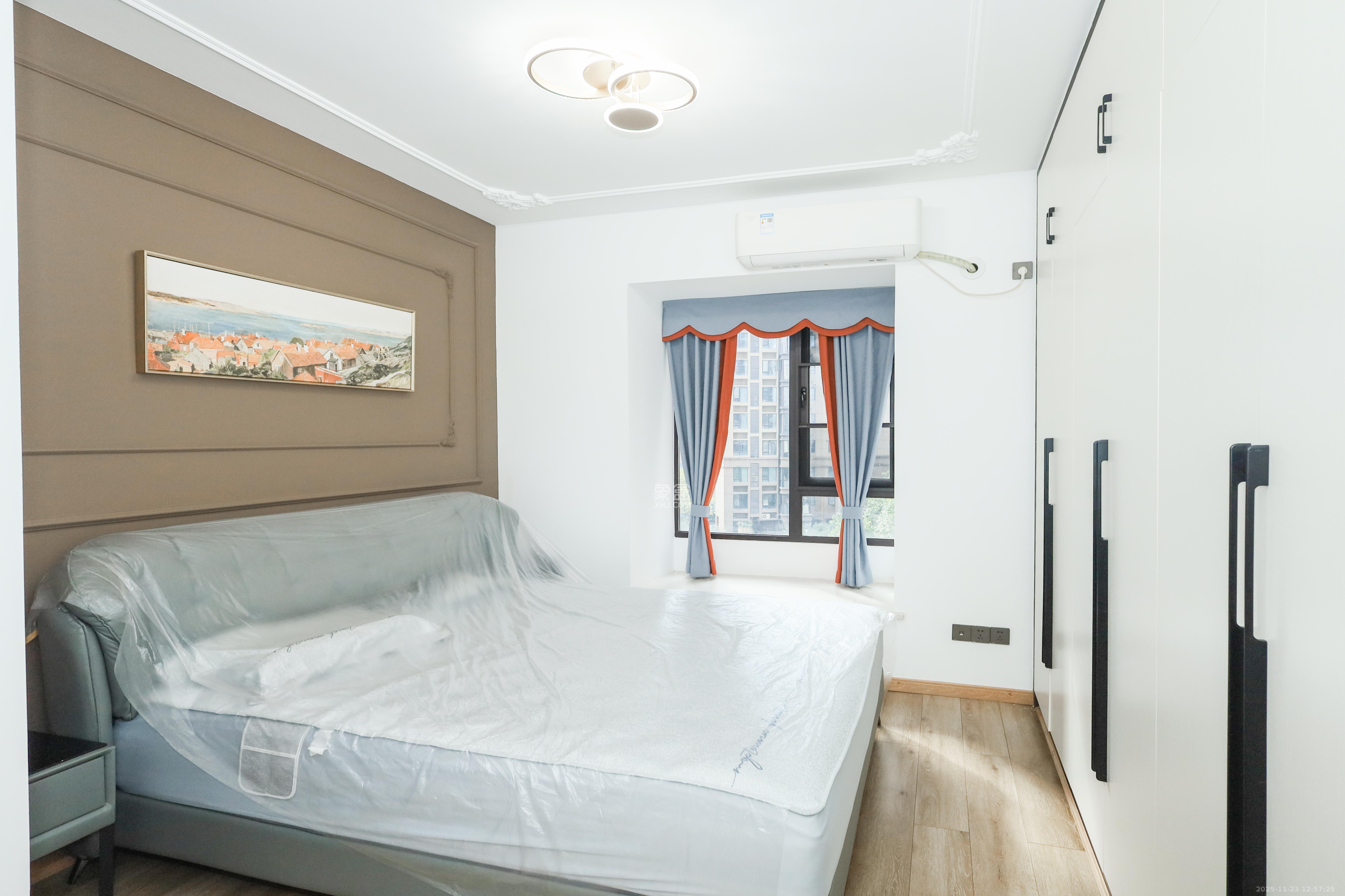 中国铁建梅溪青秀三期  4室2厅2卫    198.0万卧室