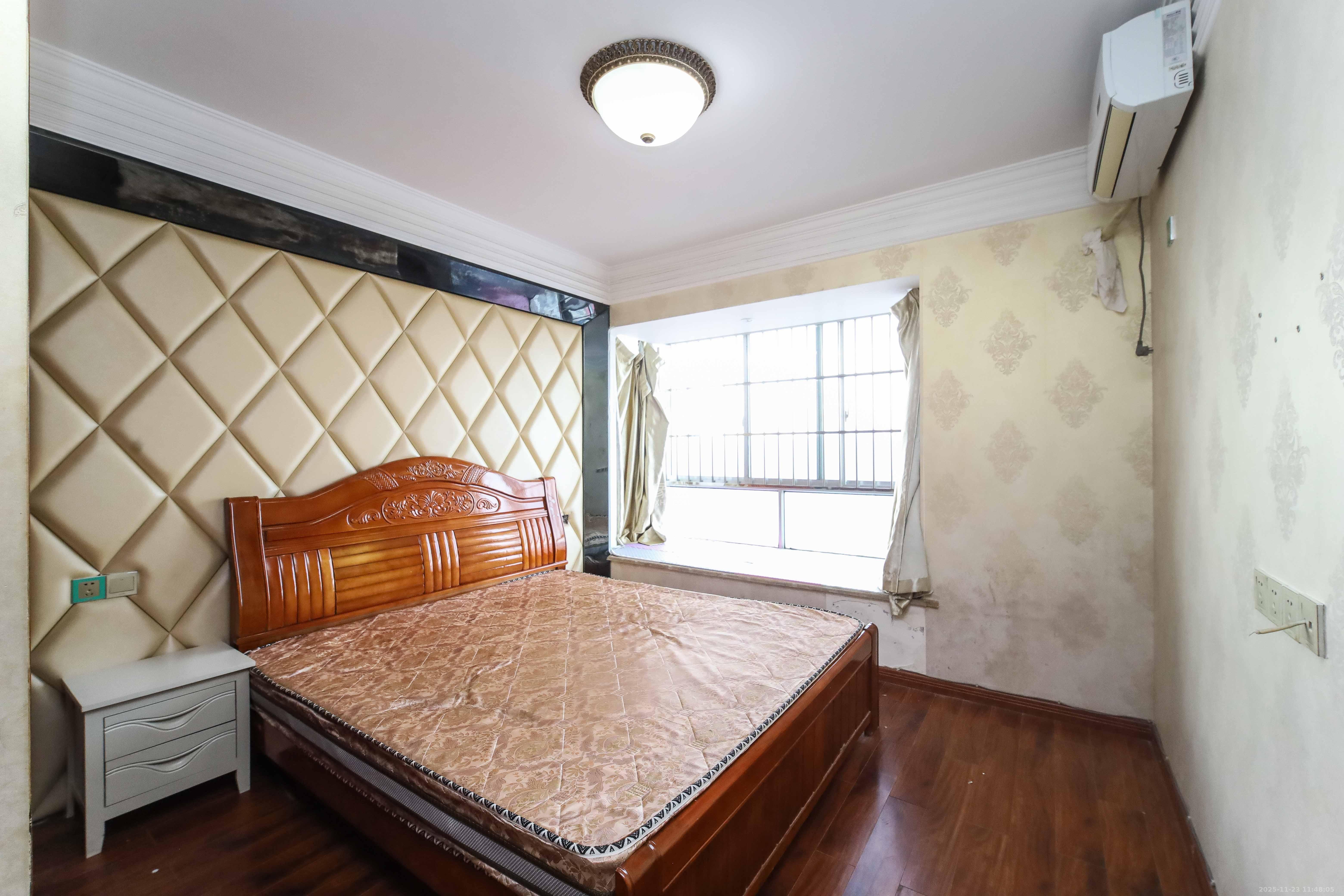 高桥现代商贸城 1室2厅1卫 2000.0元/月 高桥现代商贸城 1室2厅1卫 2000.0元/月室内图