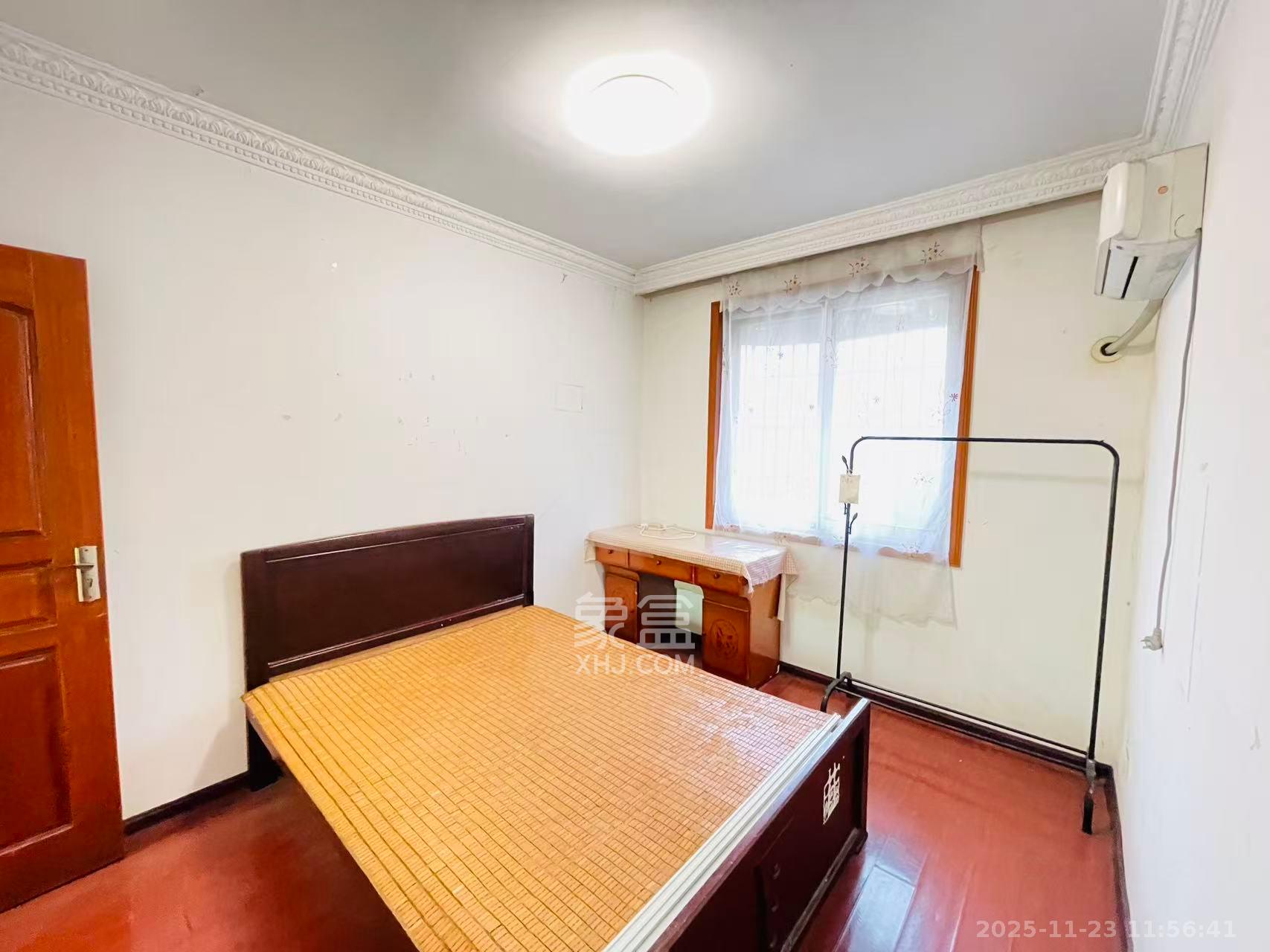 向东南社区 2室1厅1卫 1300.0元/月 向东南社区 2室1厅1卫 1300.0元/月室内图