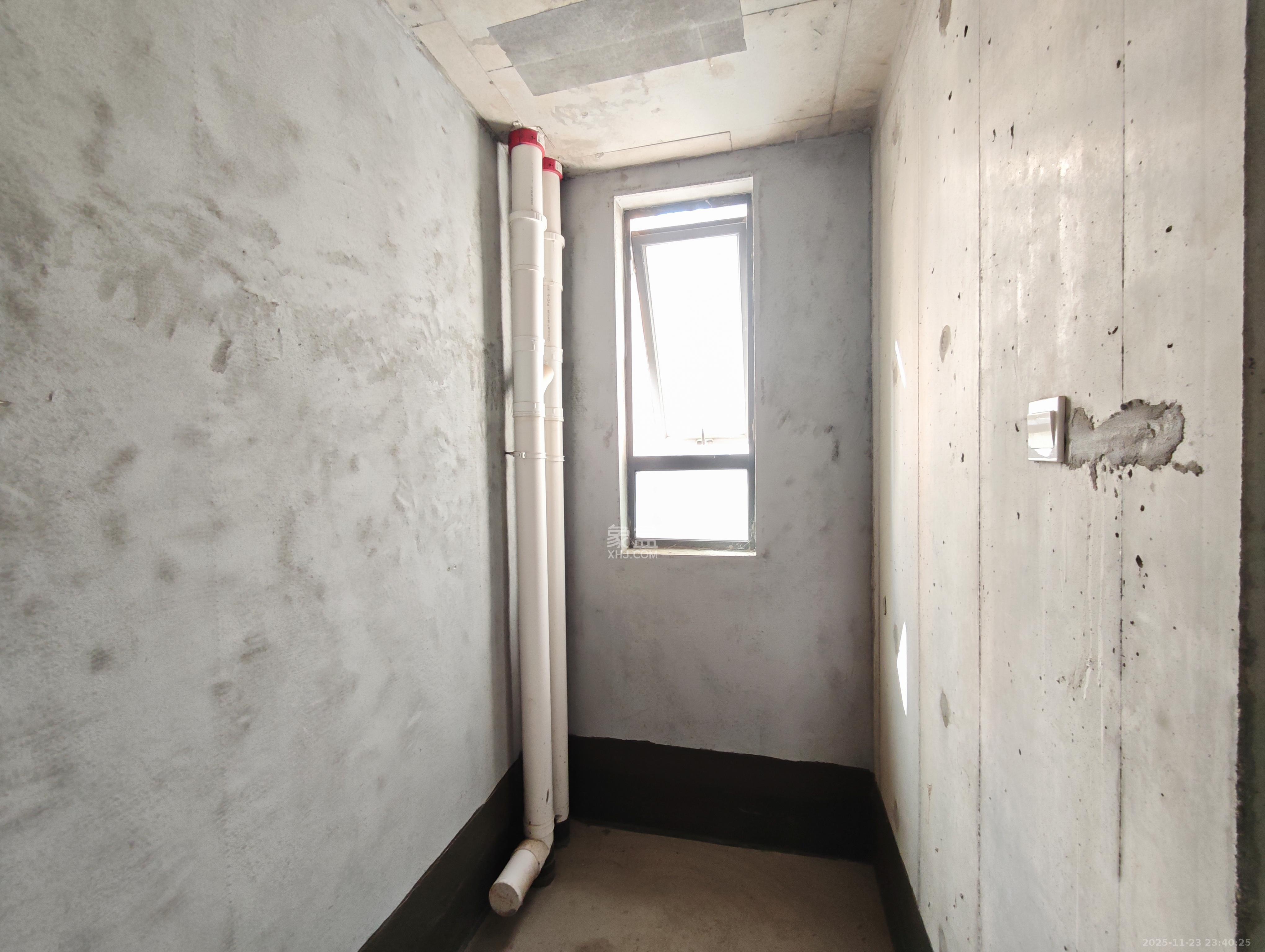 伊景园滨河苑 3室2厅2卫 70.0万 伊景园滨河苑 3室2厅2卫 70.0万卫生间