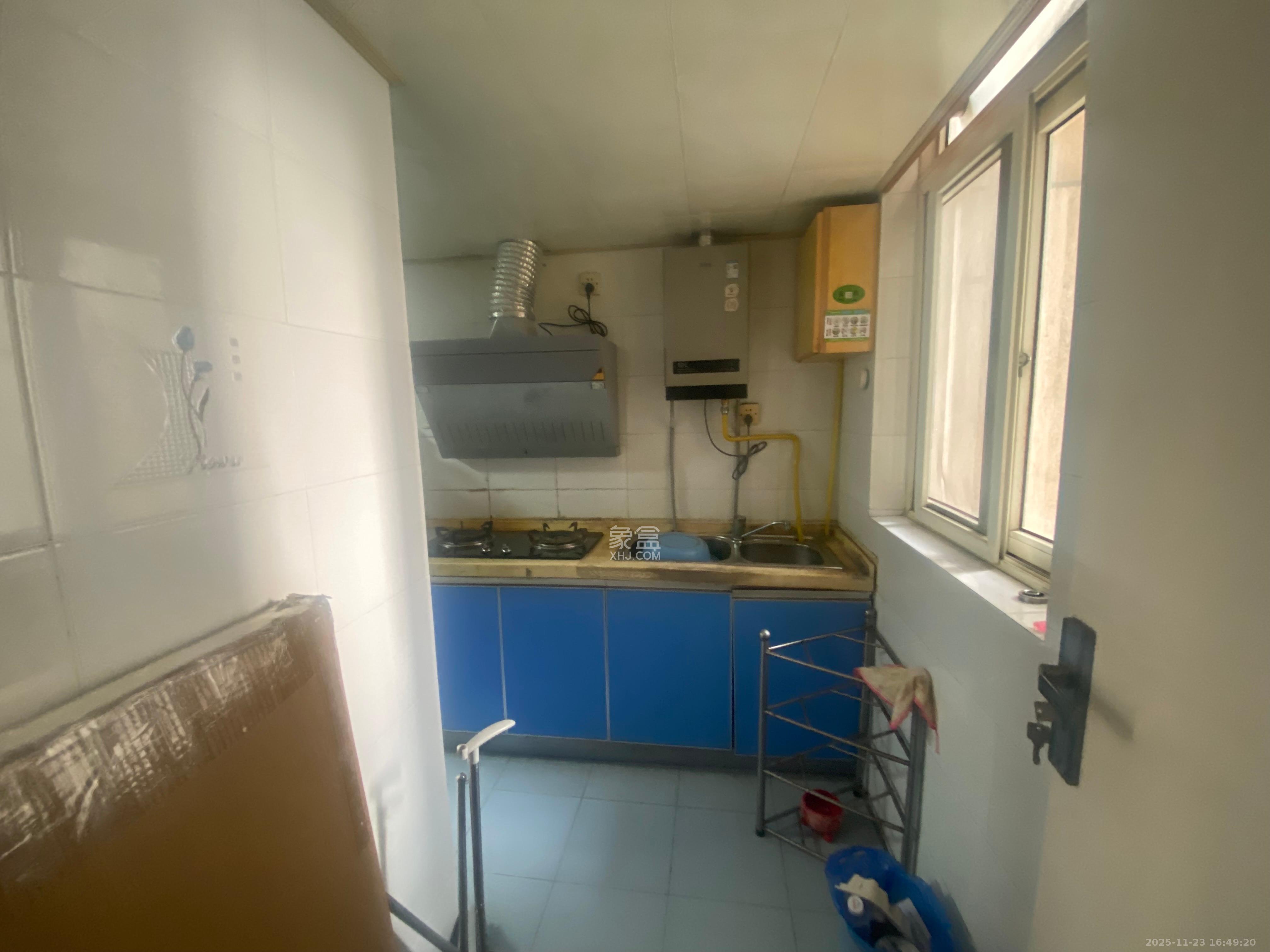 在水一方  1室1厅1卫    3900.0元/月室内图