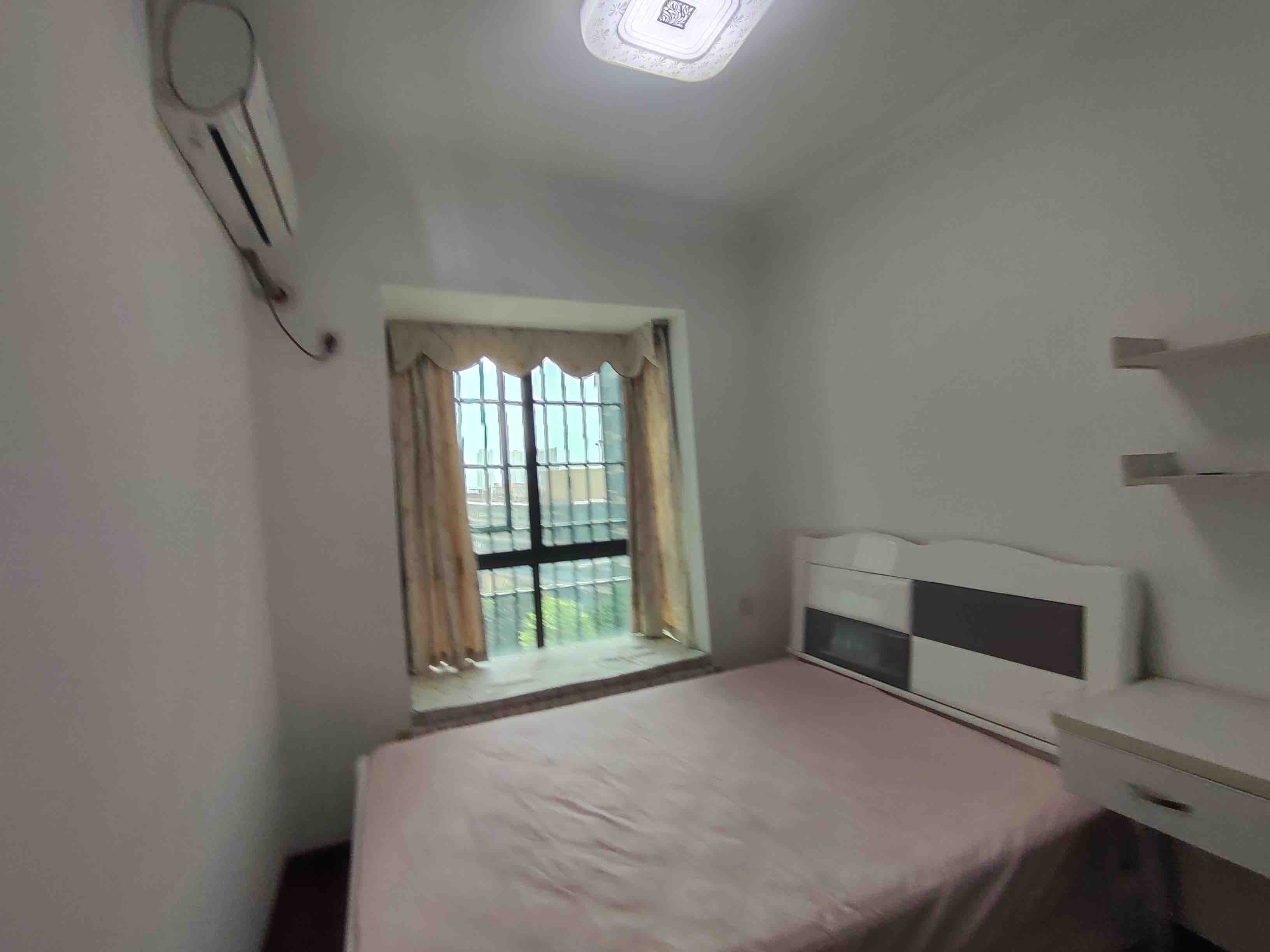 紫御华府 1室0厅0卫 55.0万 紫御华府 1室0厅0卫 55.0万客厅