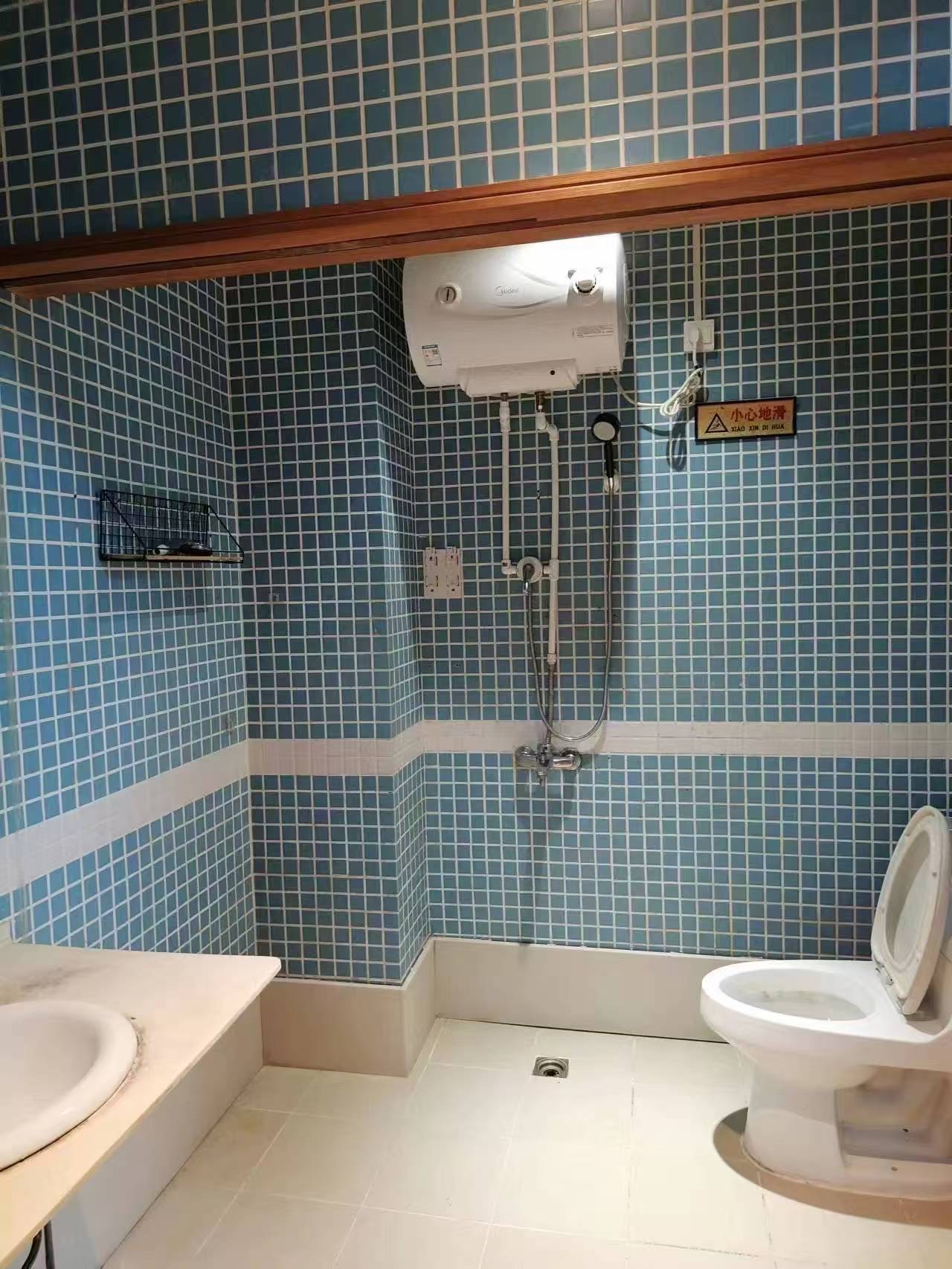 鸿禧广场 1室0厅0卫 1800.0元/月 鸿禧广场 1室0厅0卫 1800.0元/月室内图