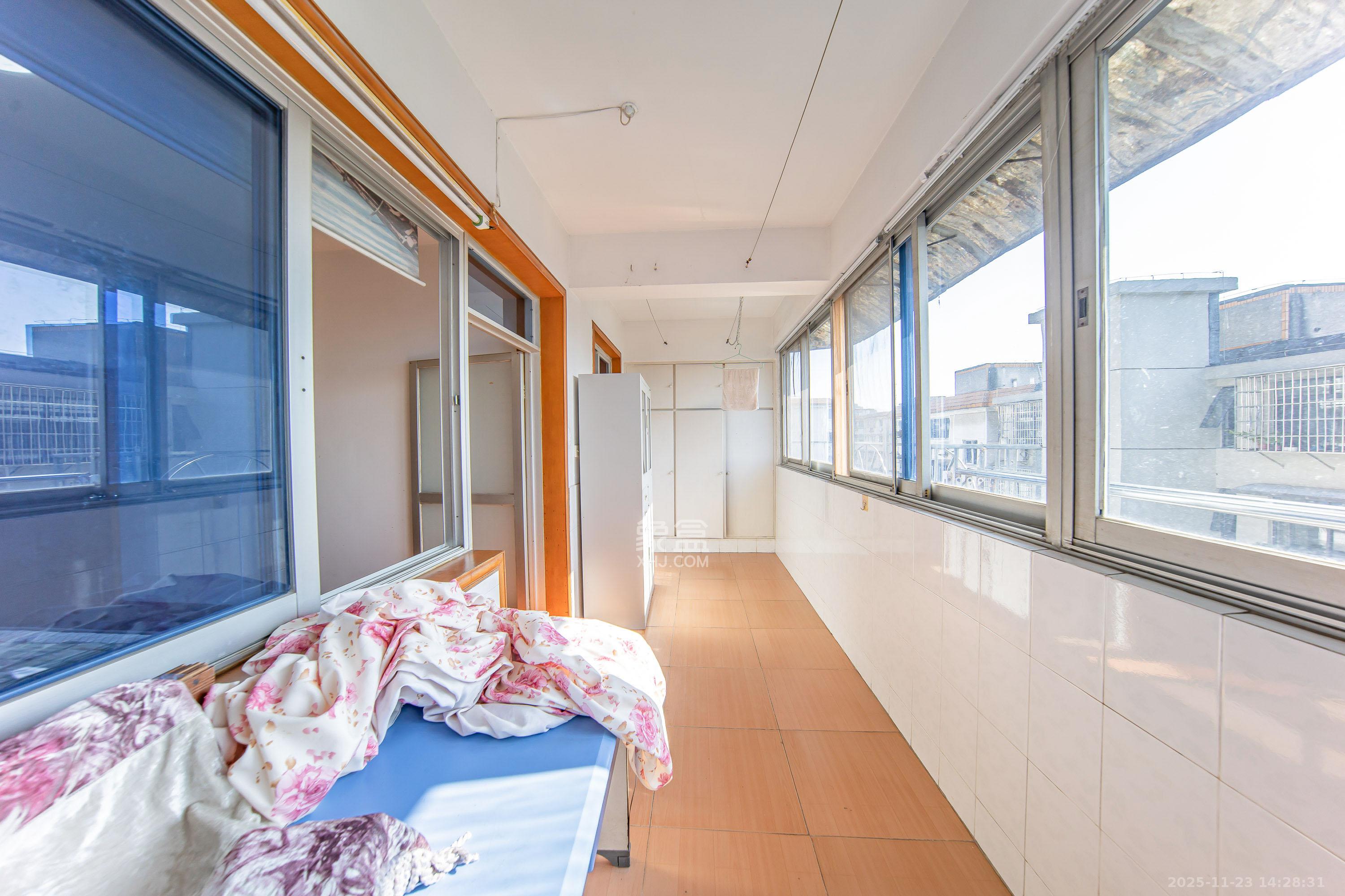 高家坪住宅新区 3室2厅2卫 3000.0元/月 高家坪住宅新区 3室2厅2卫 3000.0元/月室内图