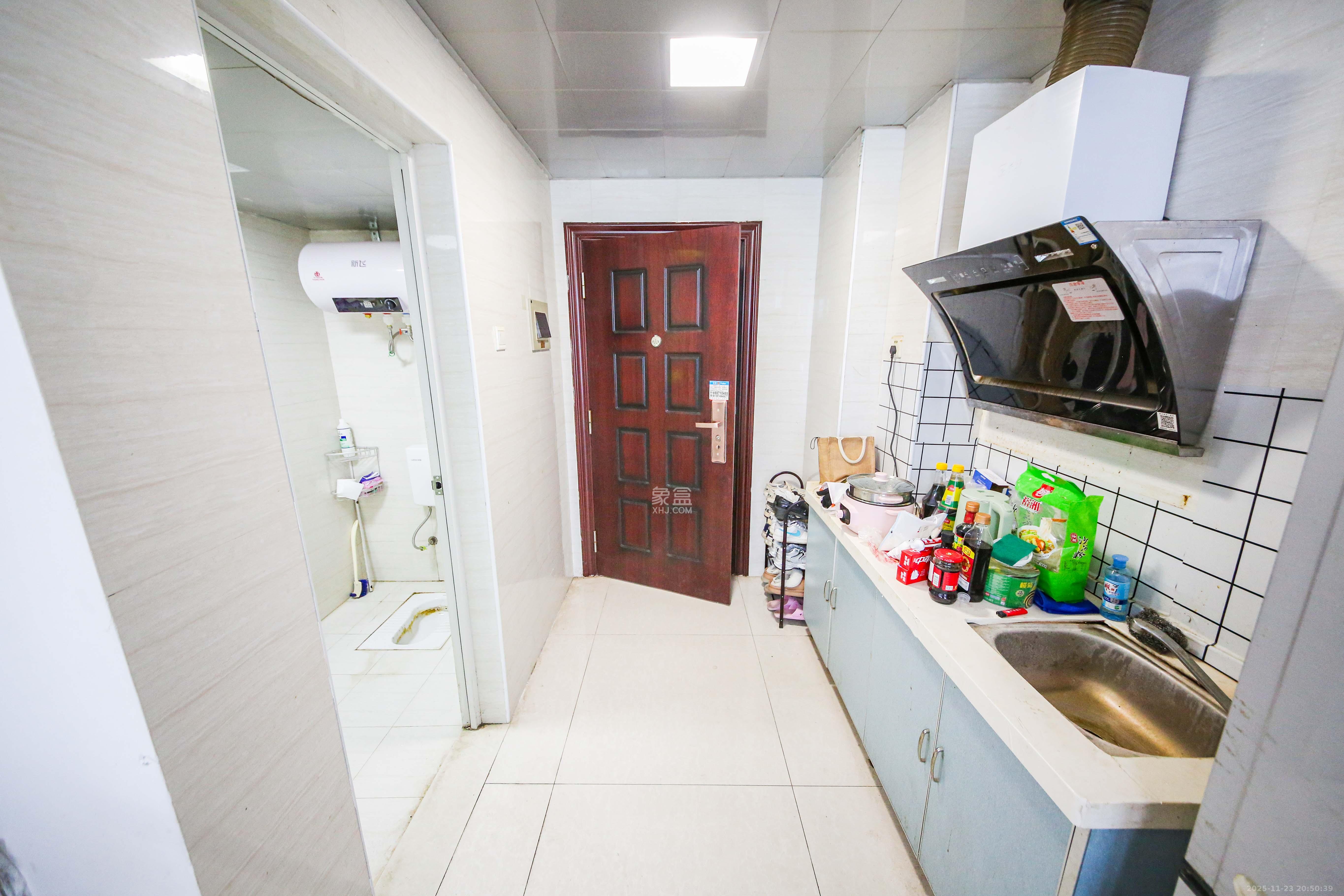 长城华都  1室1厅1卫    27.0万厨房