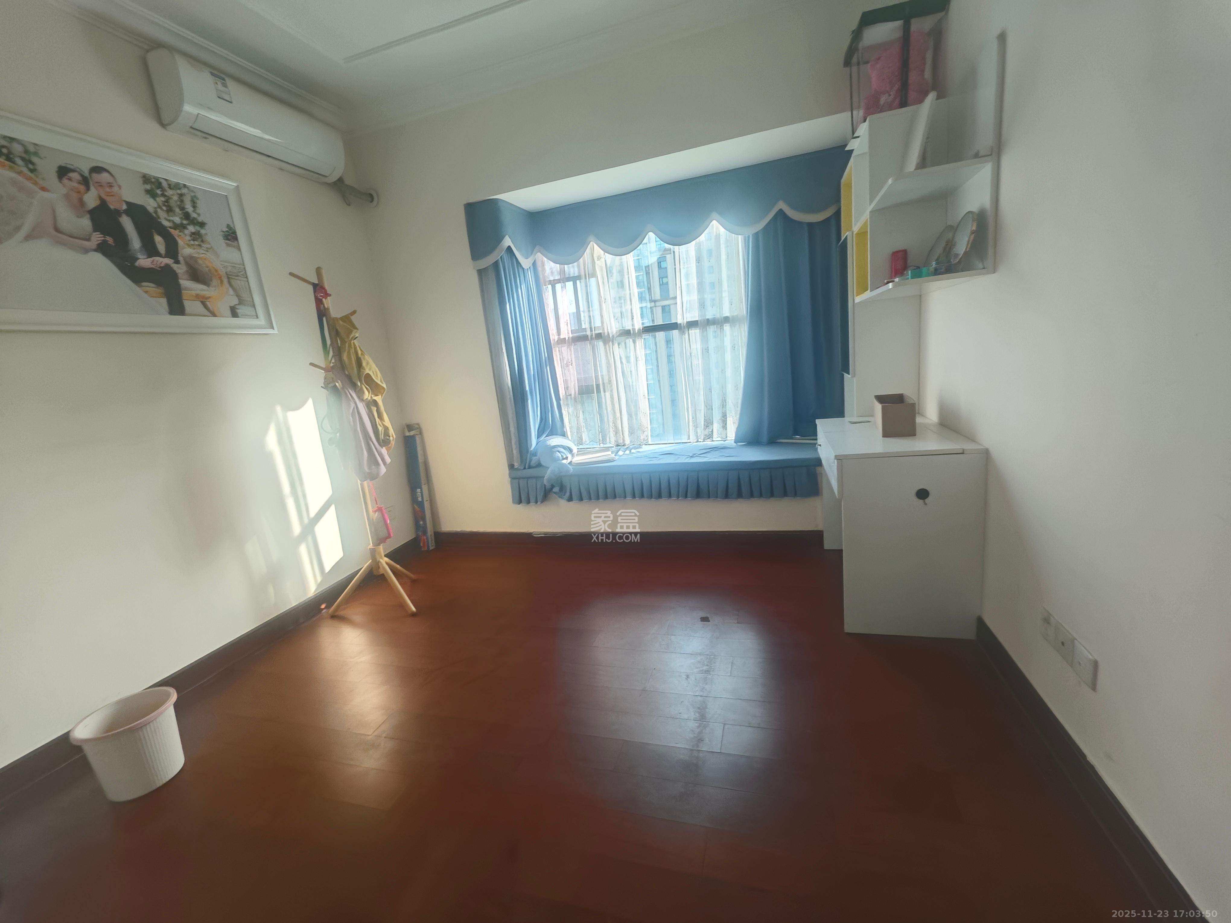 恒大翡翠华庭  3室2厅1卫    2100.0元/月室内图