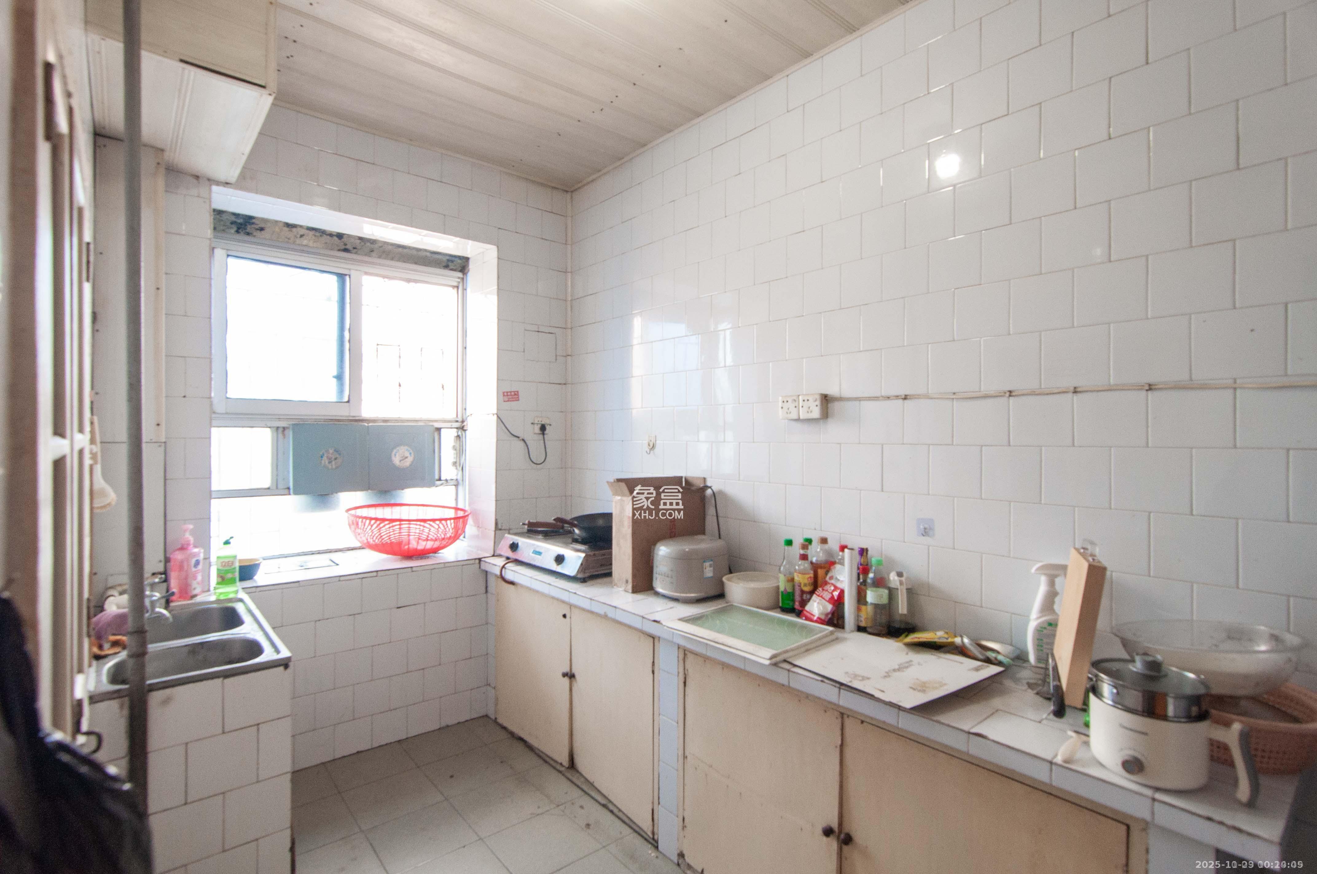 青山商贸住宅小区(天翼公寓) 1室0厅0卫 1100.0元/月 青山商贸住宅小区(天翼公寓) 1室0厅0卫 1100.0元/月室内图