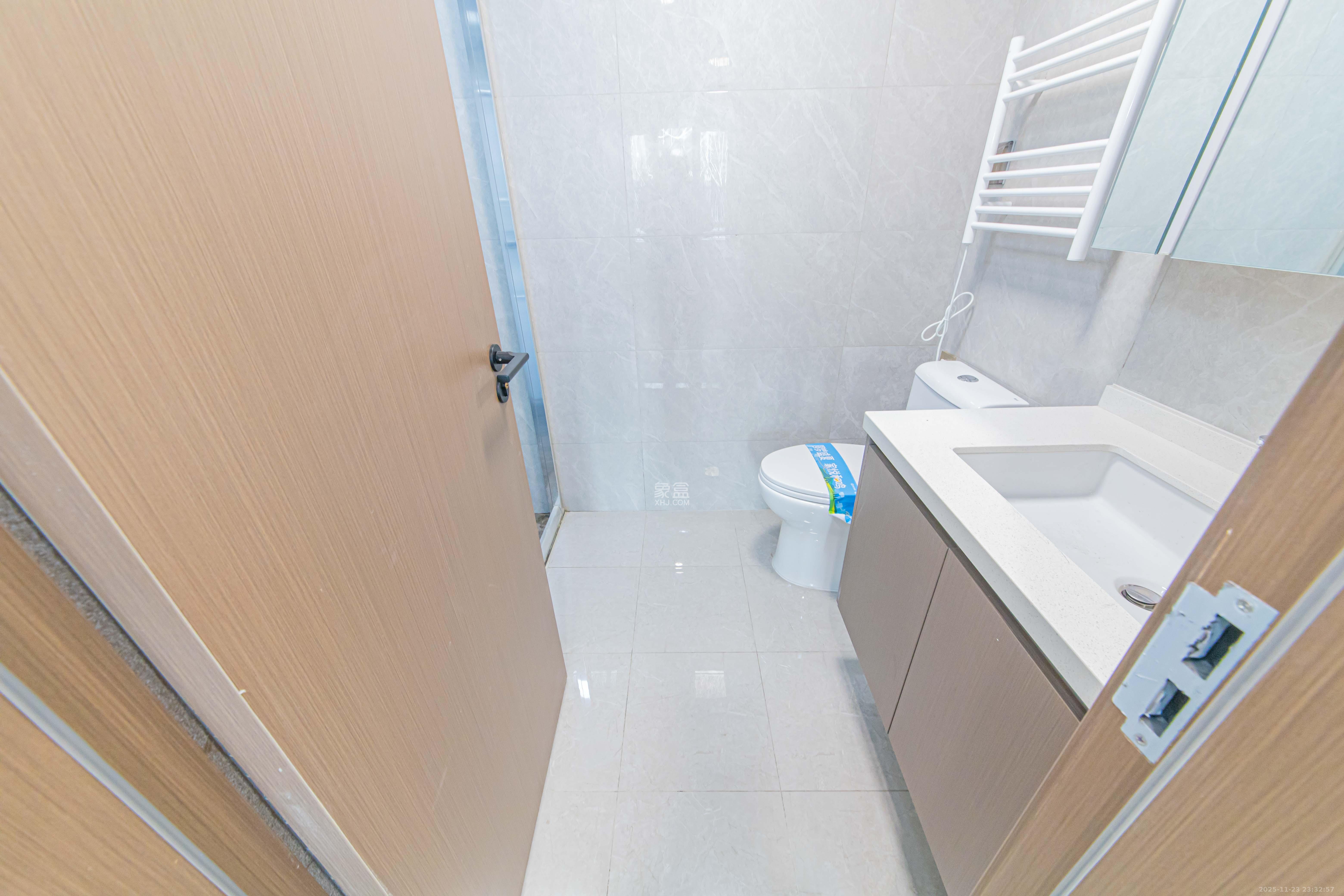 江悦和鸣 4室2厅2卫 229.0万 江悦和鸣 4室2厅2卫 229.0万卫生间