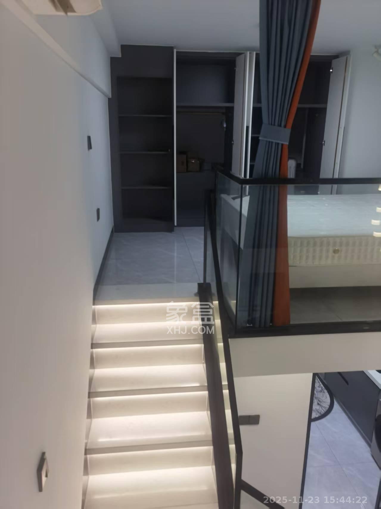 藏珑湖上公馆 1室1厅1卫 2400.0元/月 藏珑湖上公馆 1室1厅1卫 2400.0元/月室内图