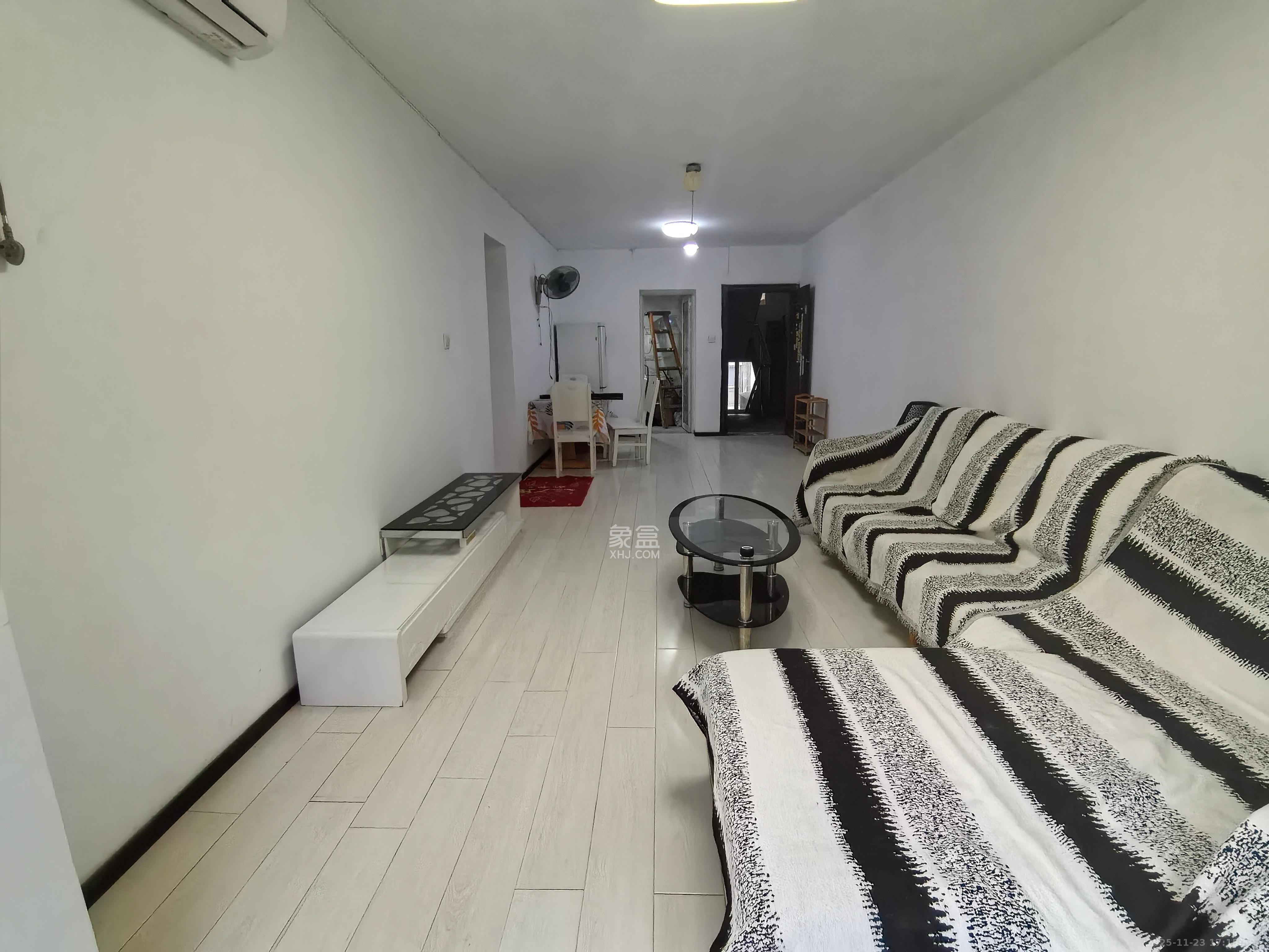 麓谷锦和园  2室2厅1卫    1600.0元/月