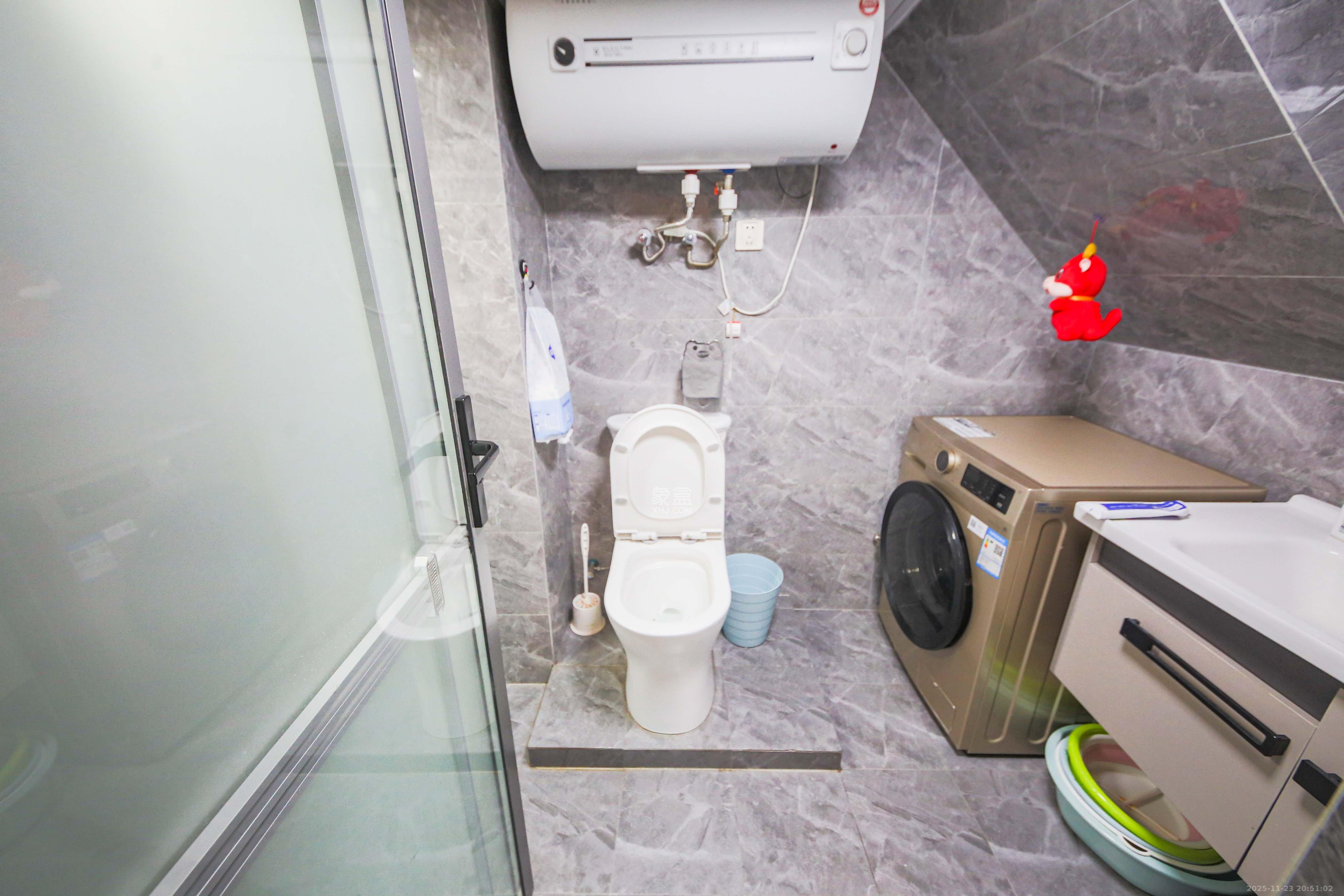 弘阳时光里 2室2厅1卫 36.8万 弘阳时光里 2室2厅1卫 36.8万卫生间