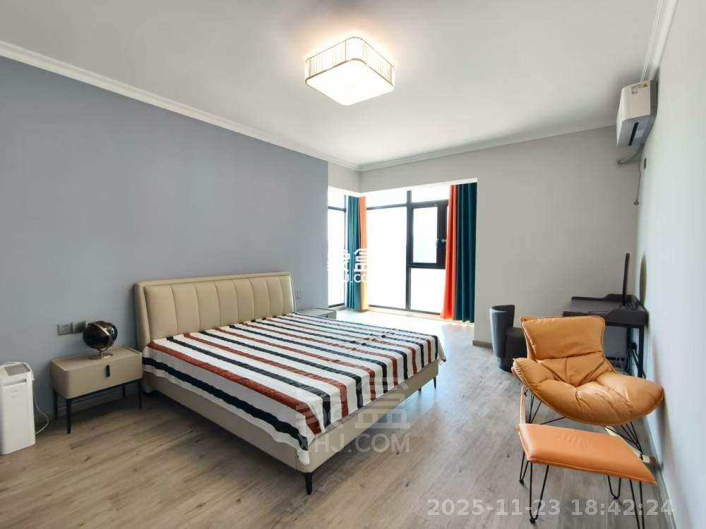 奥园养生城 4室2厅2卫 5000.0元/月 奥园养生城 4室2厅2卫 5000.0元/月室内图