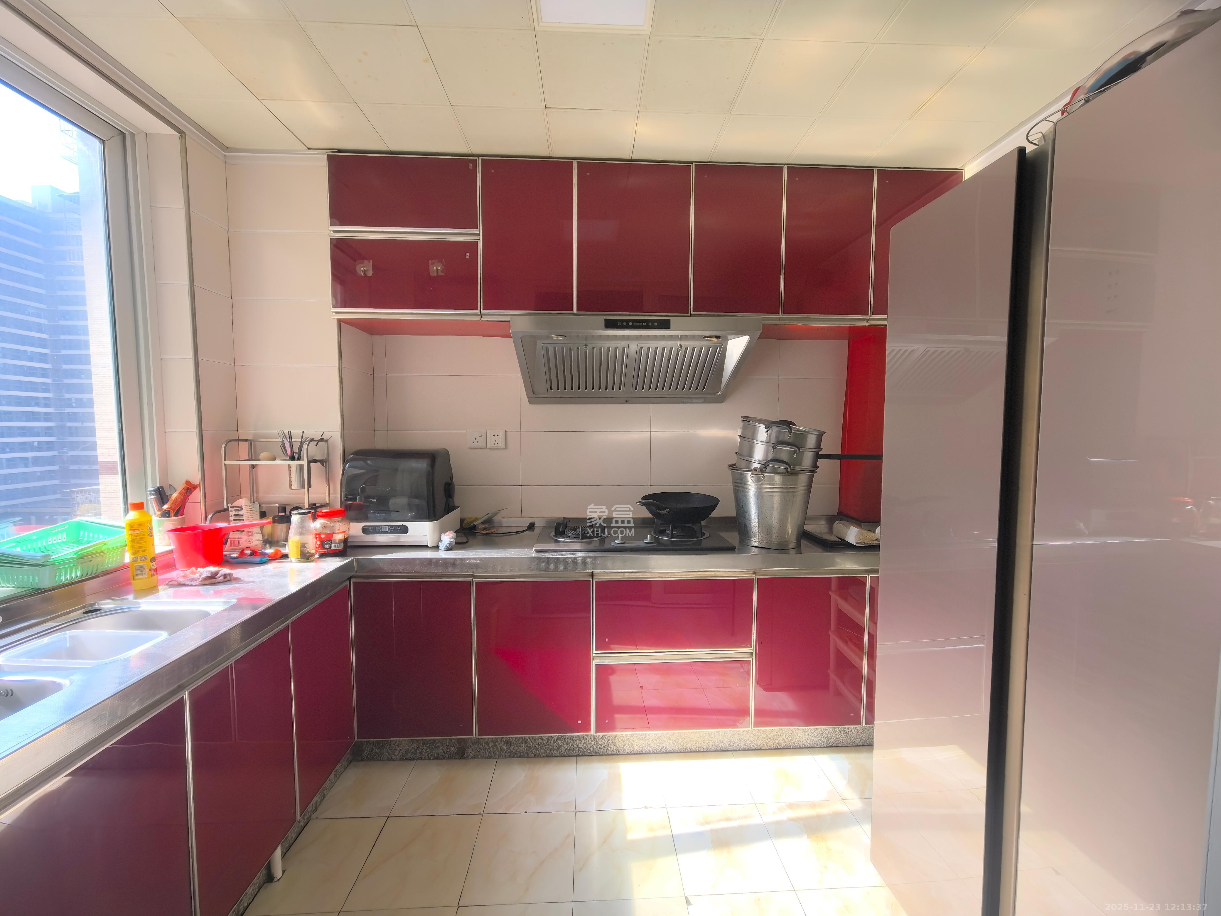 谷山乐园二期  3室2厅1卫    1800.0元/月室内图