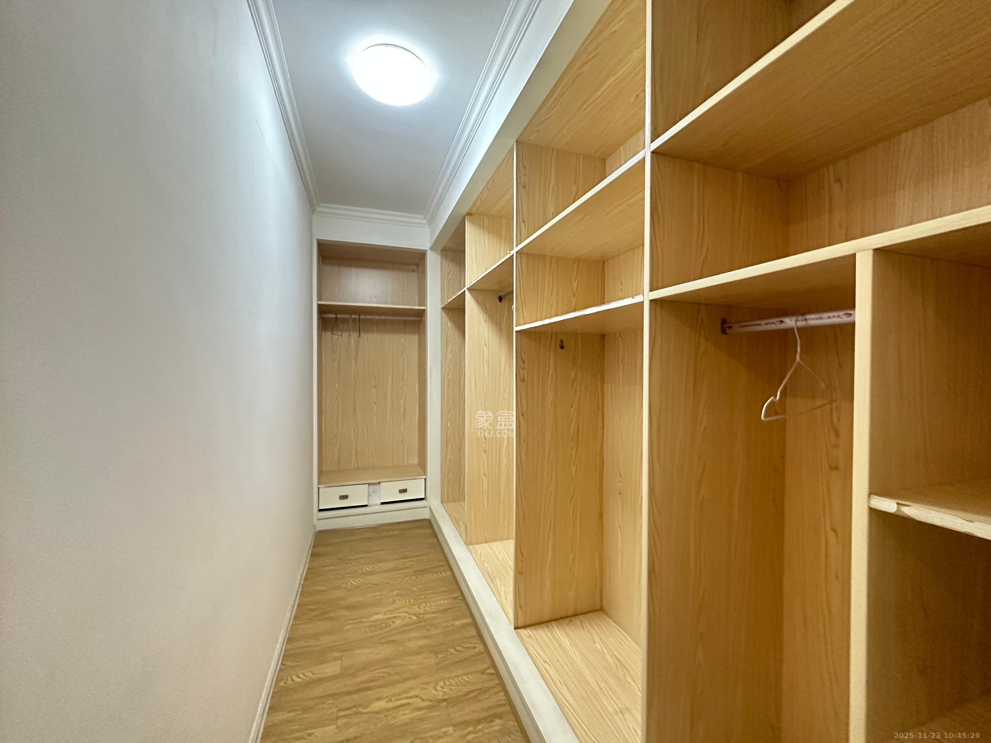 保利麓谷林语F区 4室2厅2卫 3900.0元/月 保利麓谷林语F区 4室2厅2卫 3900.0元/月室内图